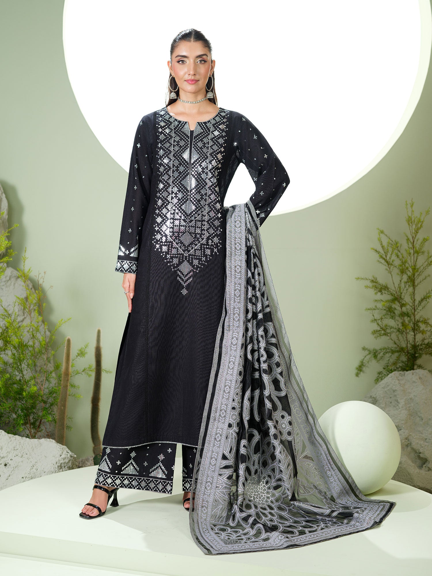 Heera's Embroidered Soft Khaddar 3-Piece Suit - Notte Lucente Shine
