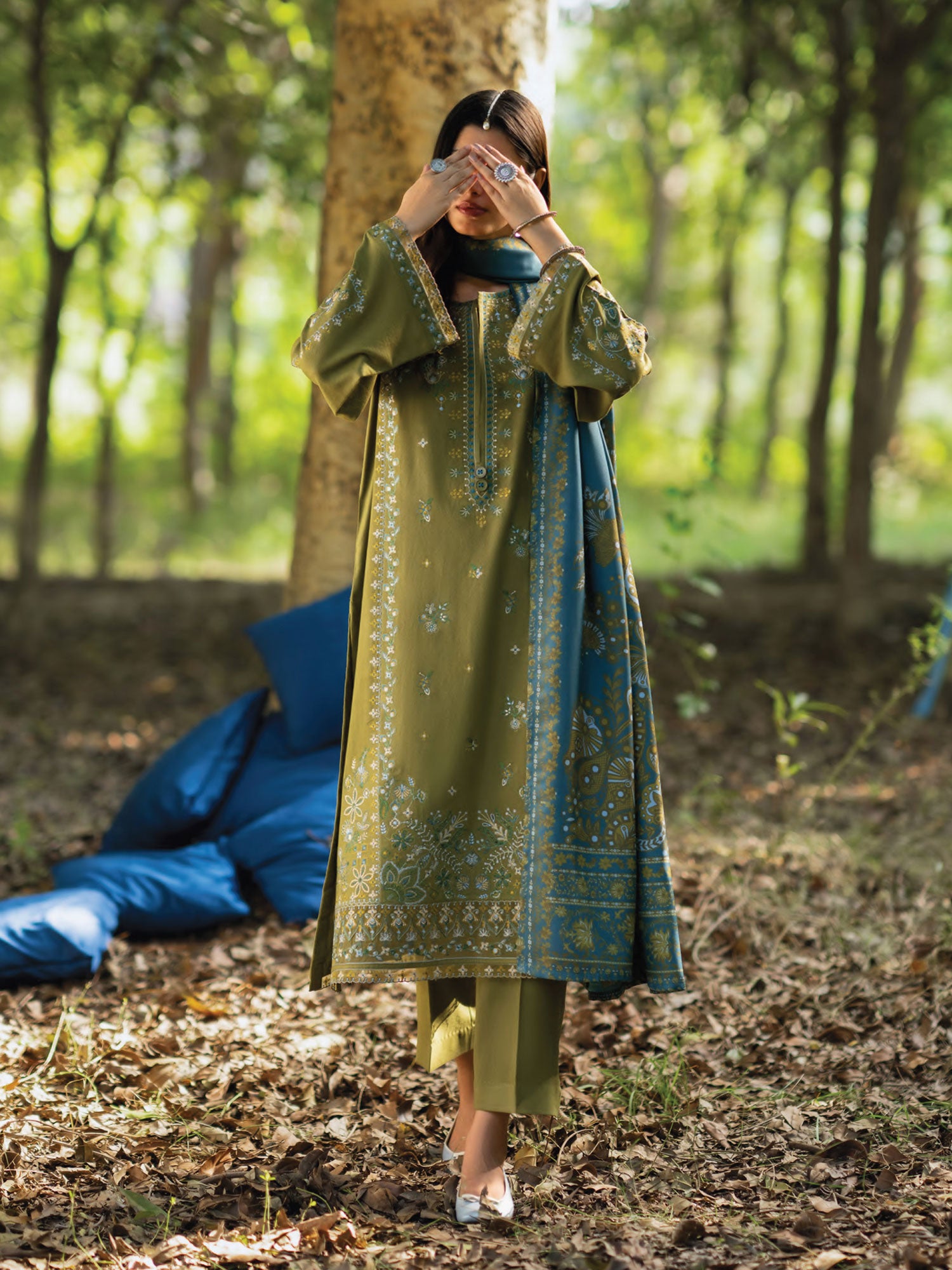 Casual Lite Winter Dhanak Suit with Pashmina Shawl - Moss Green