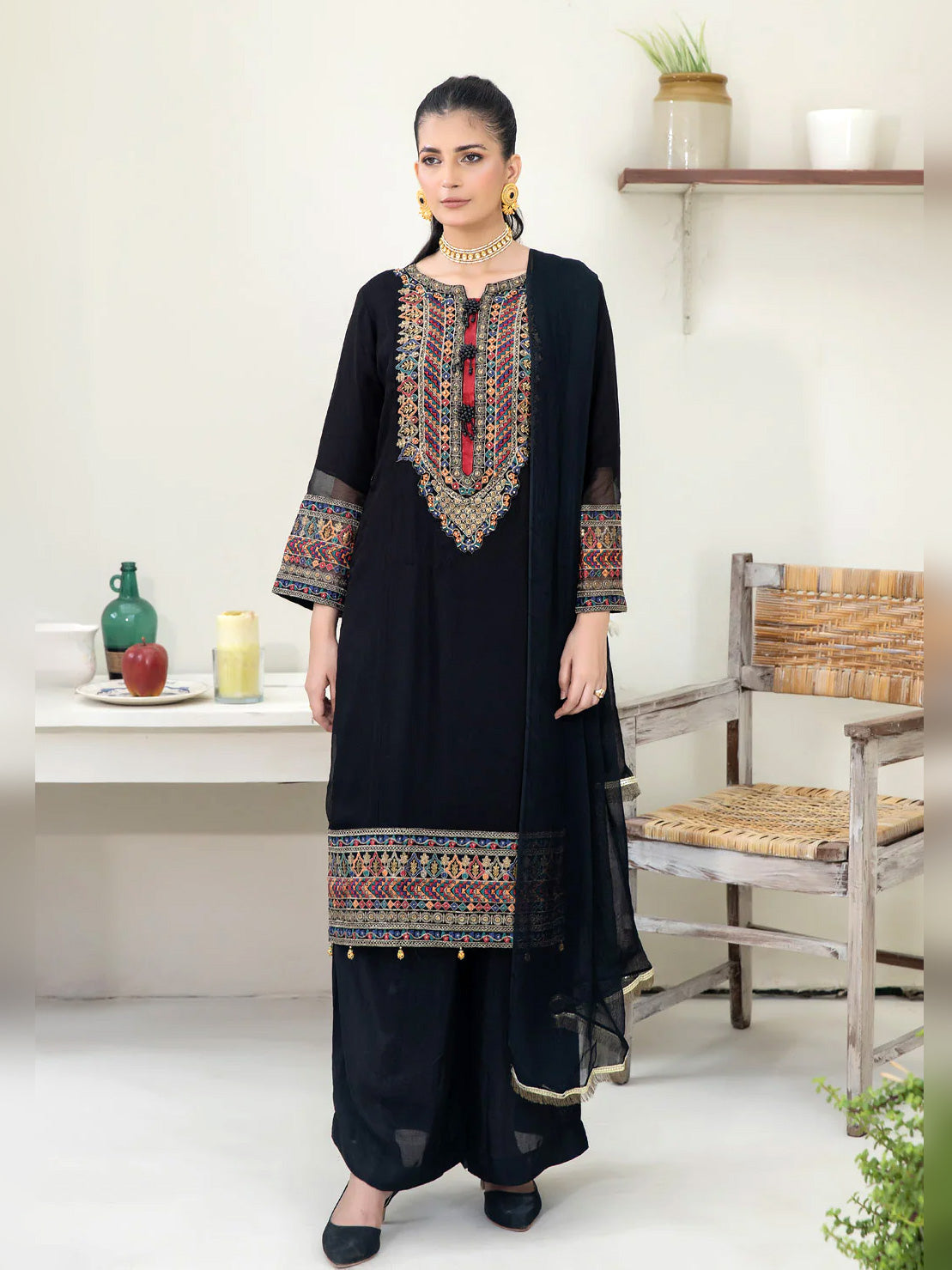 Black Luxury Embroidered Chiffon 3pc Suit