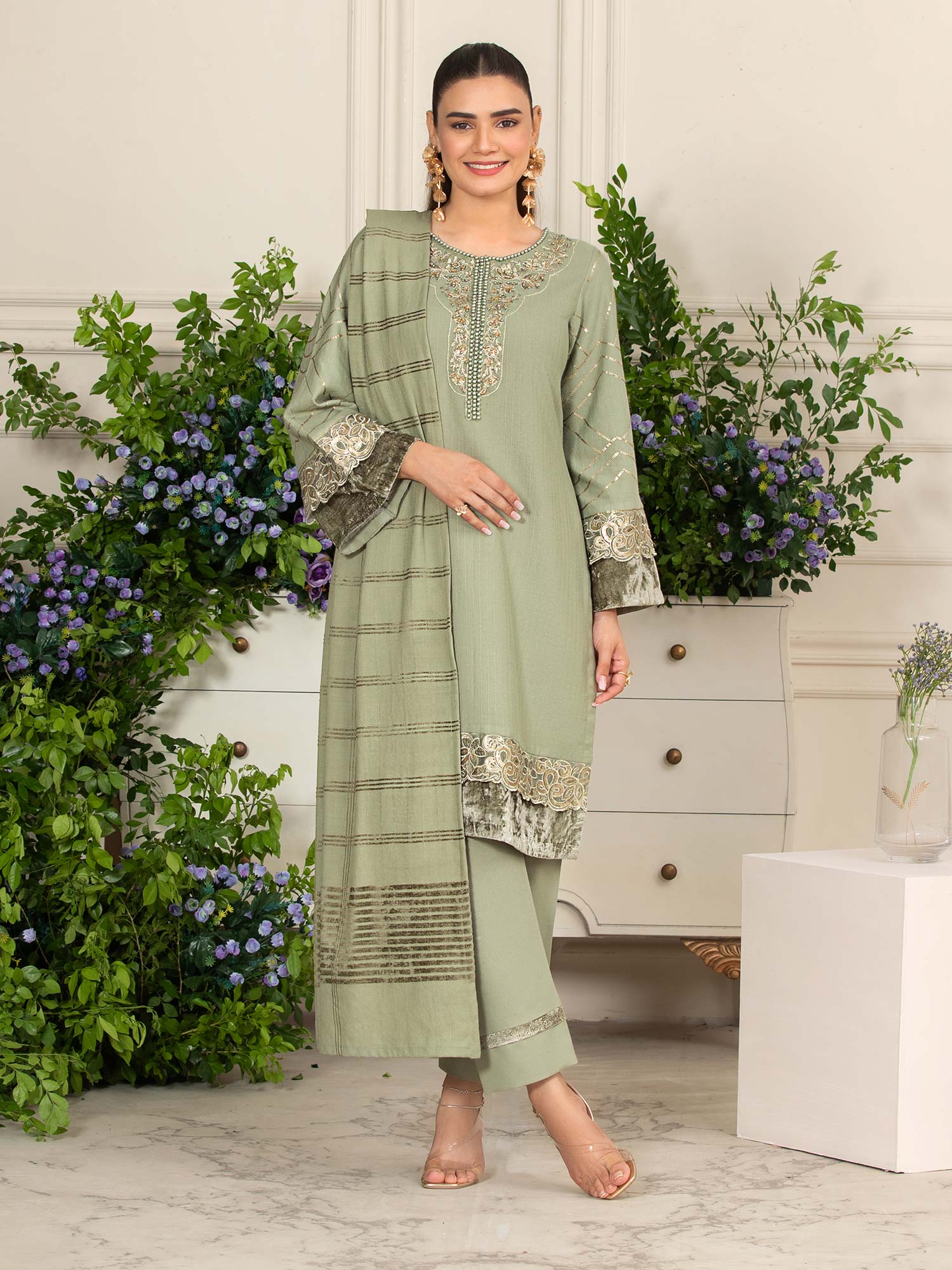 Heera's Green Linen & Velvet Suit with Pashmina Shawl