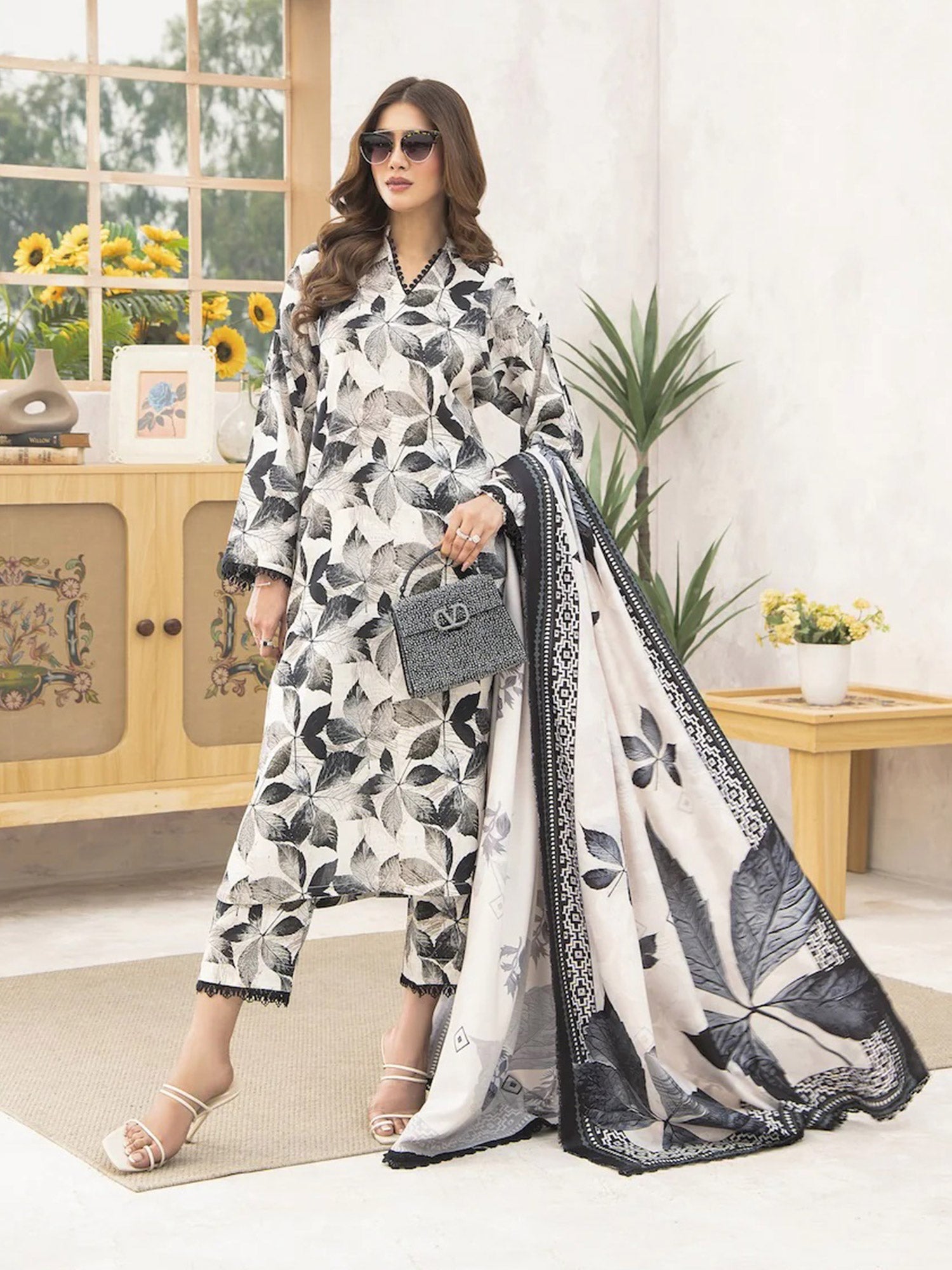 Ally's "Forbidden Flowers" Khaddar 3-Piece Suit - Black & White