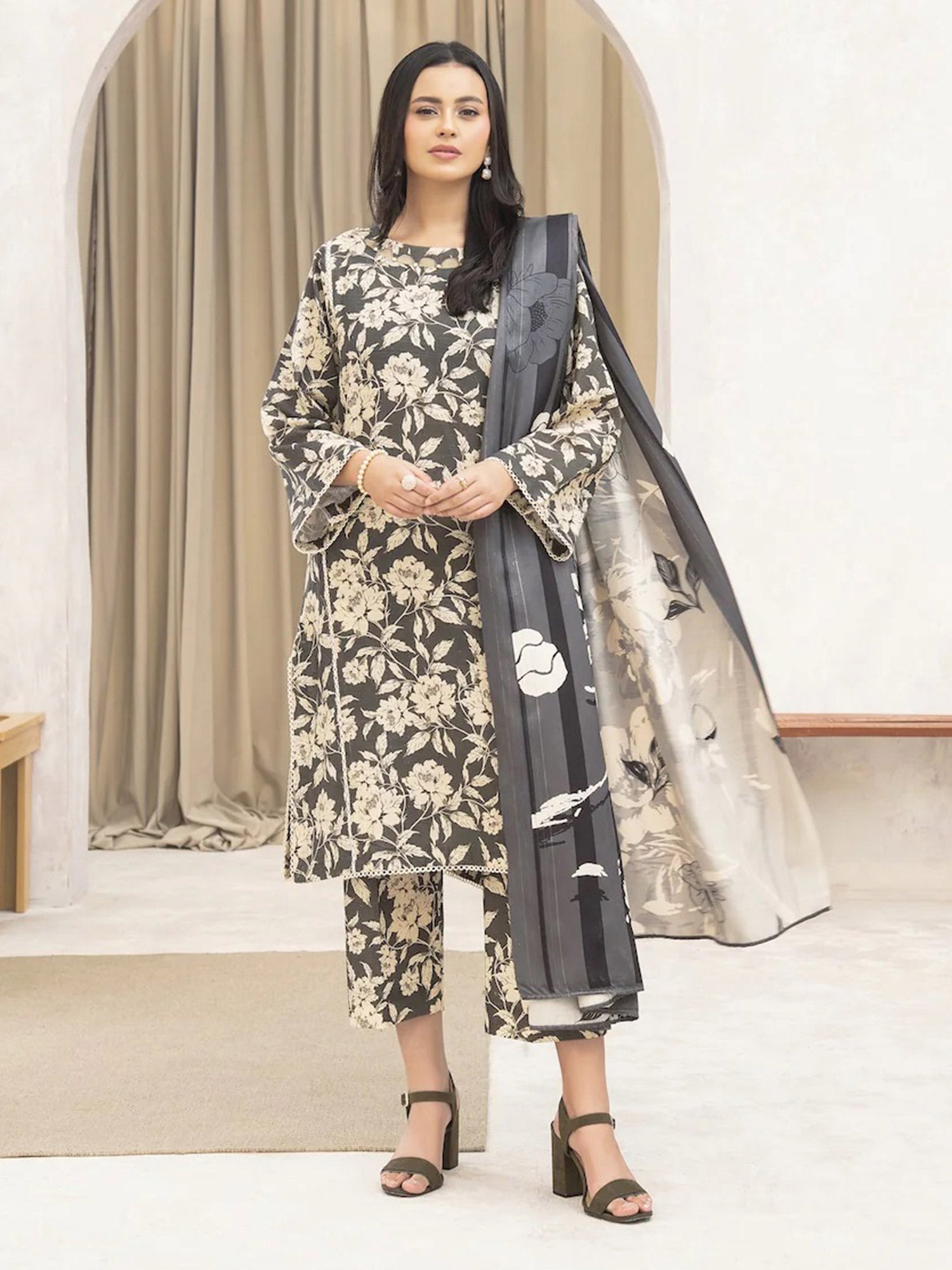 Ally's "Forbidden Flowers" Khaddar 3-Piece Suit - Dark Olive