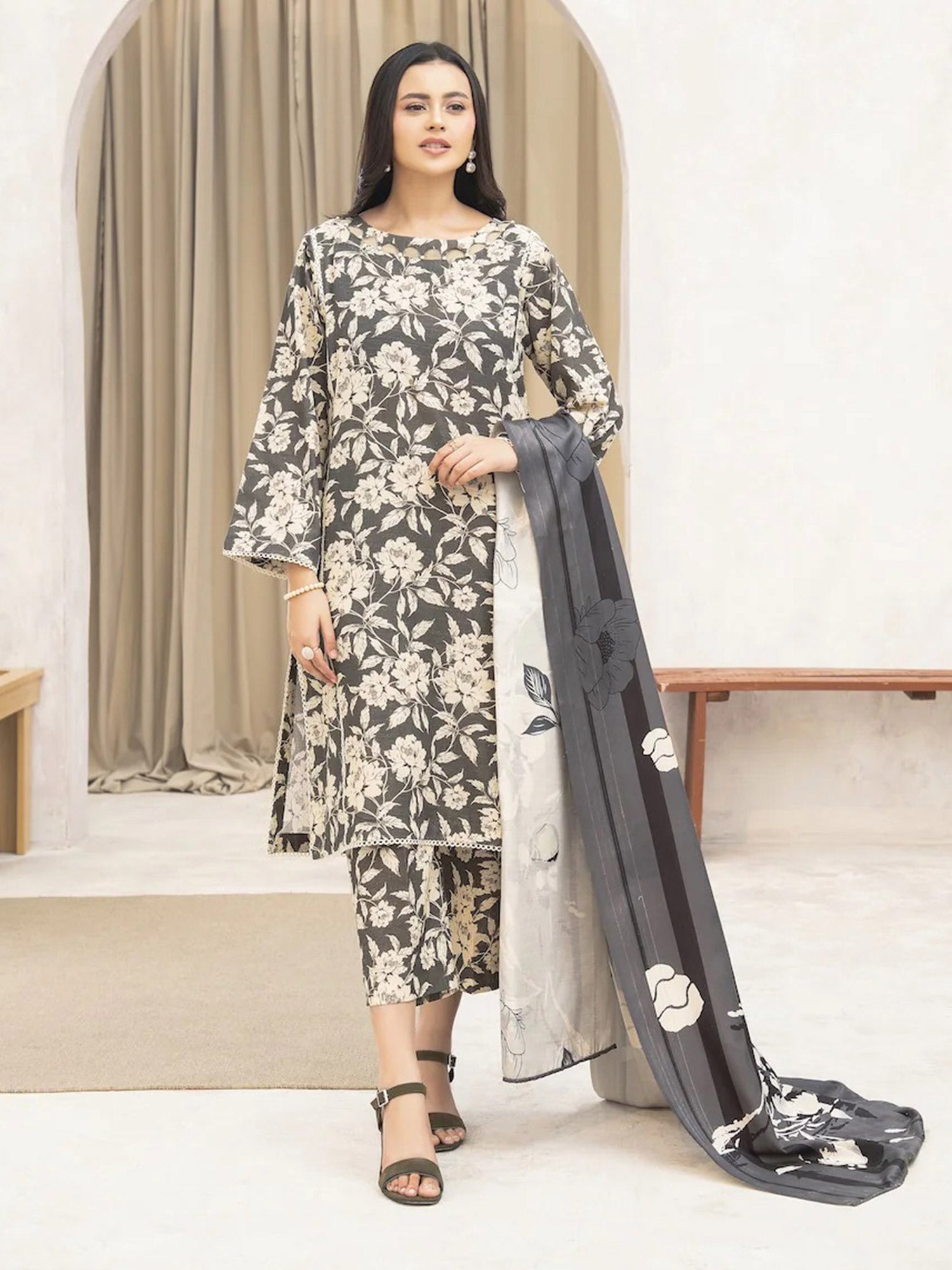 Ally's "Forbidden Flowers" Khaddar 3-Piece Suit - Dark Olive