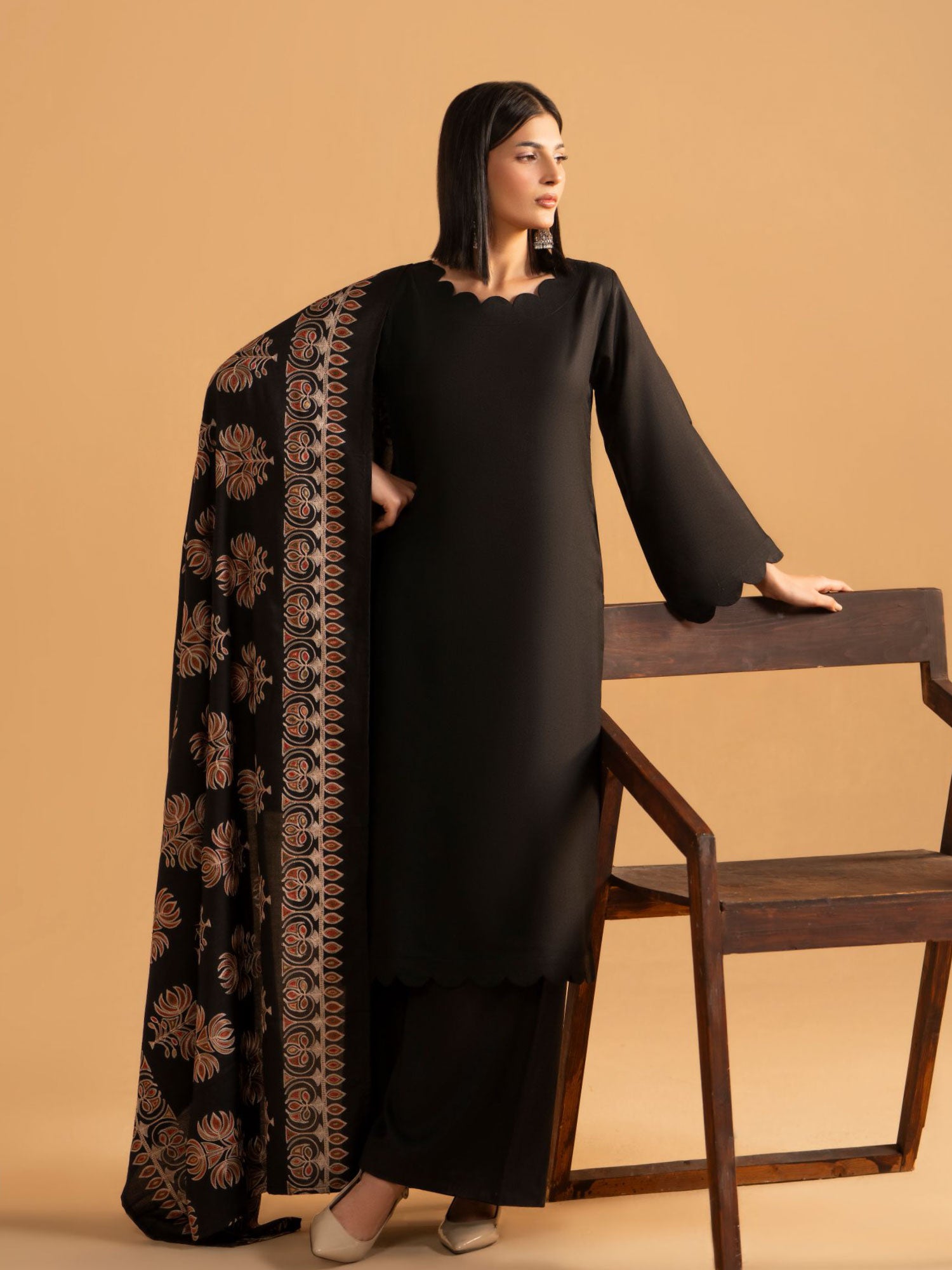 Raniya.H "Noor Bano Vol.7" Winter Dhanak Suit with Shawl - Black Bloom