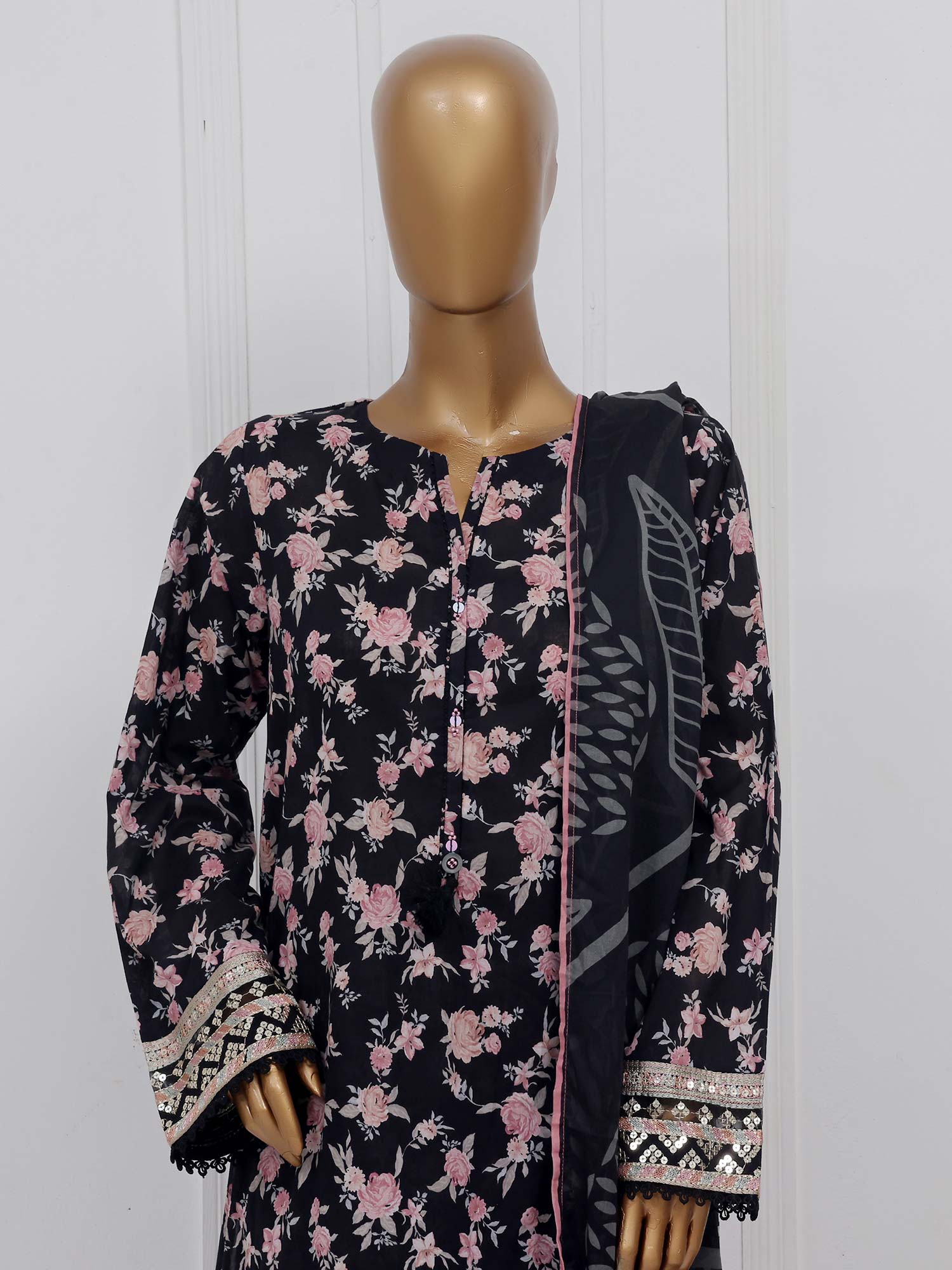 Sadabahar "Raya" Embroidered Lawn 3-Piece Suit - Black