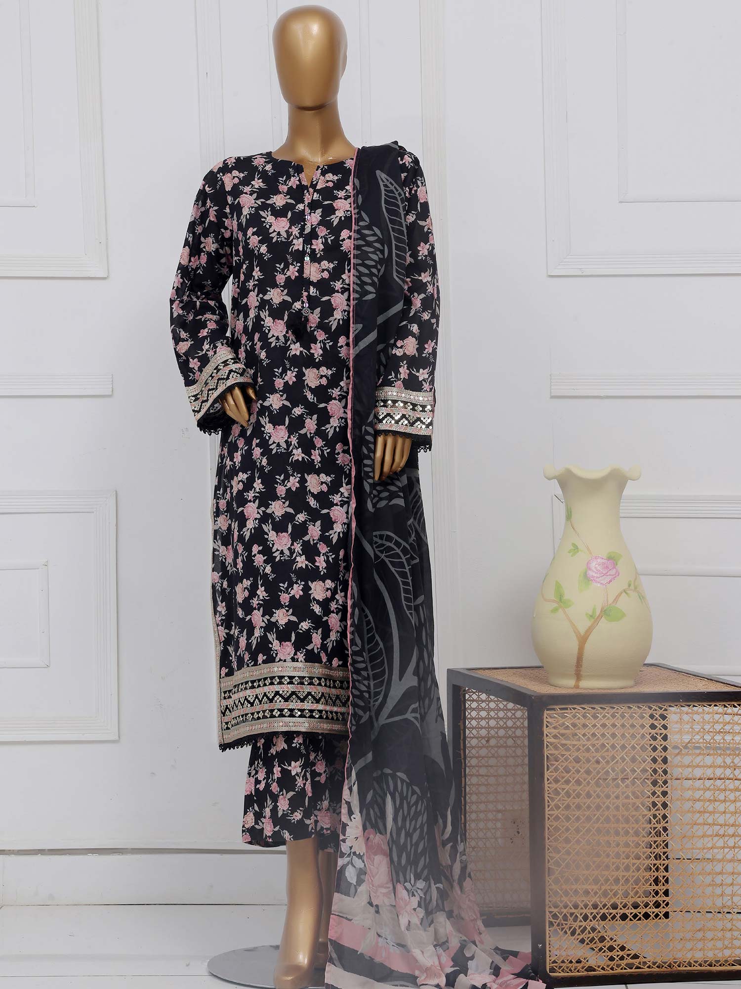 Sadabahar "Raya" Embroidered Lawn 3-Piece Suit - Black