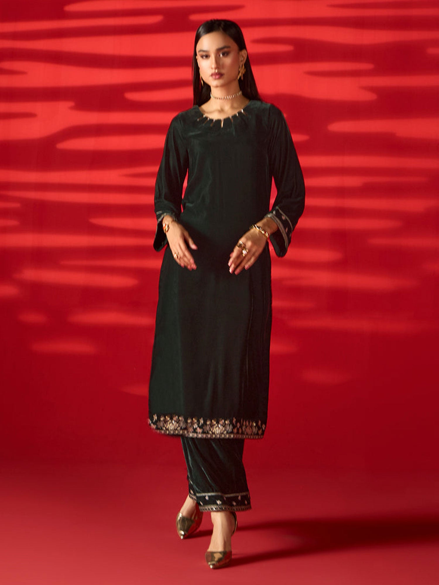 Ally's Velvet Embroidered 2-Piece Suit (EA34) - Emerald Green