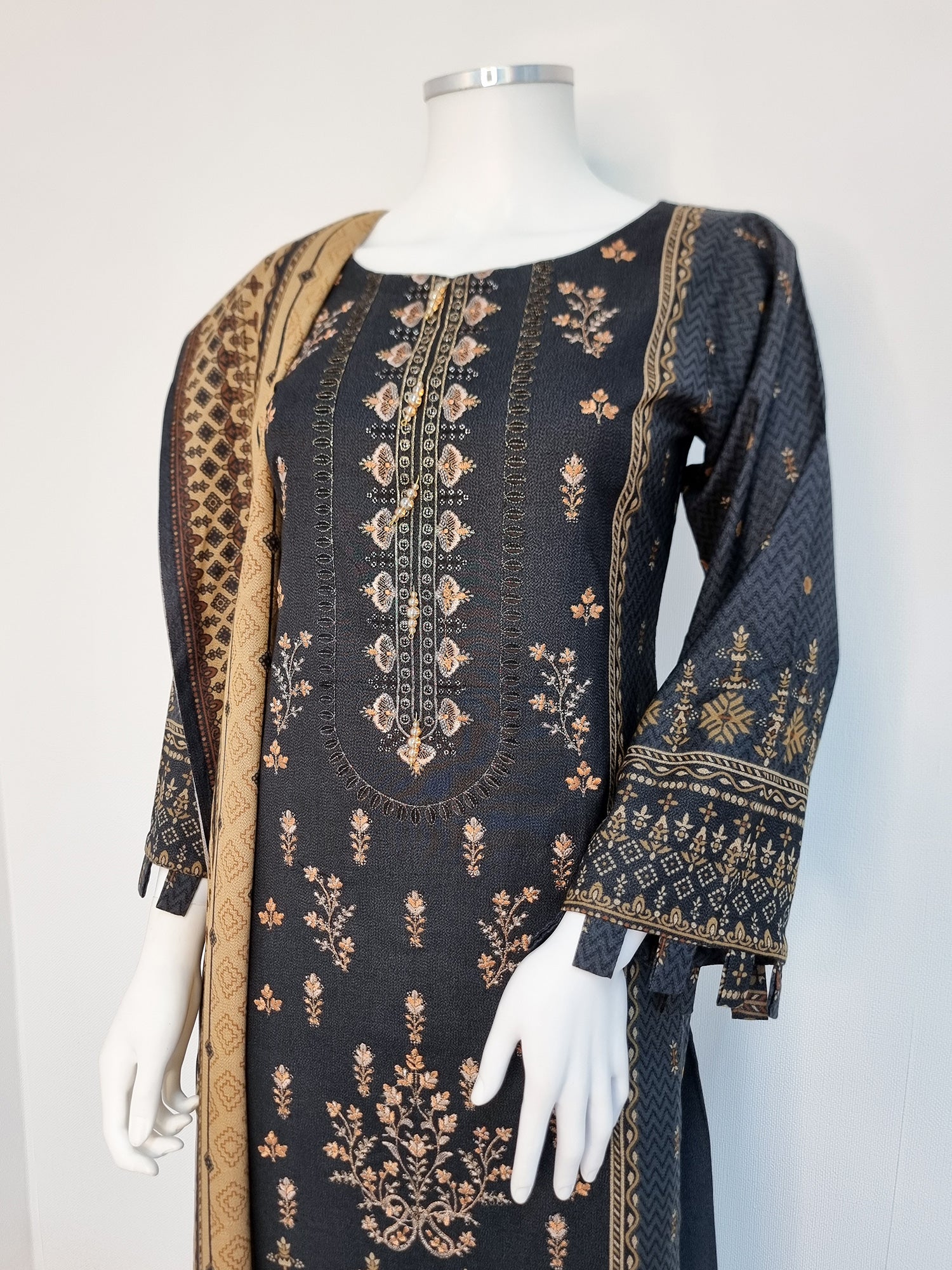 Black Dhanak 3-Piece Suit with Shawl
