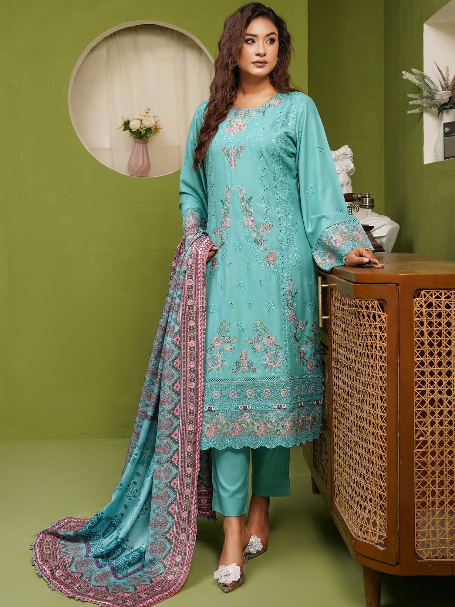 Munira Embroidered Winter Dhanak Suit (MSL-05) - Turquoise