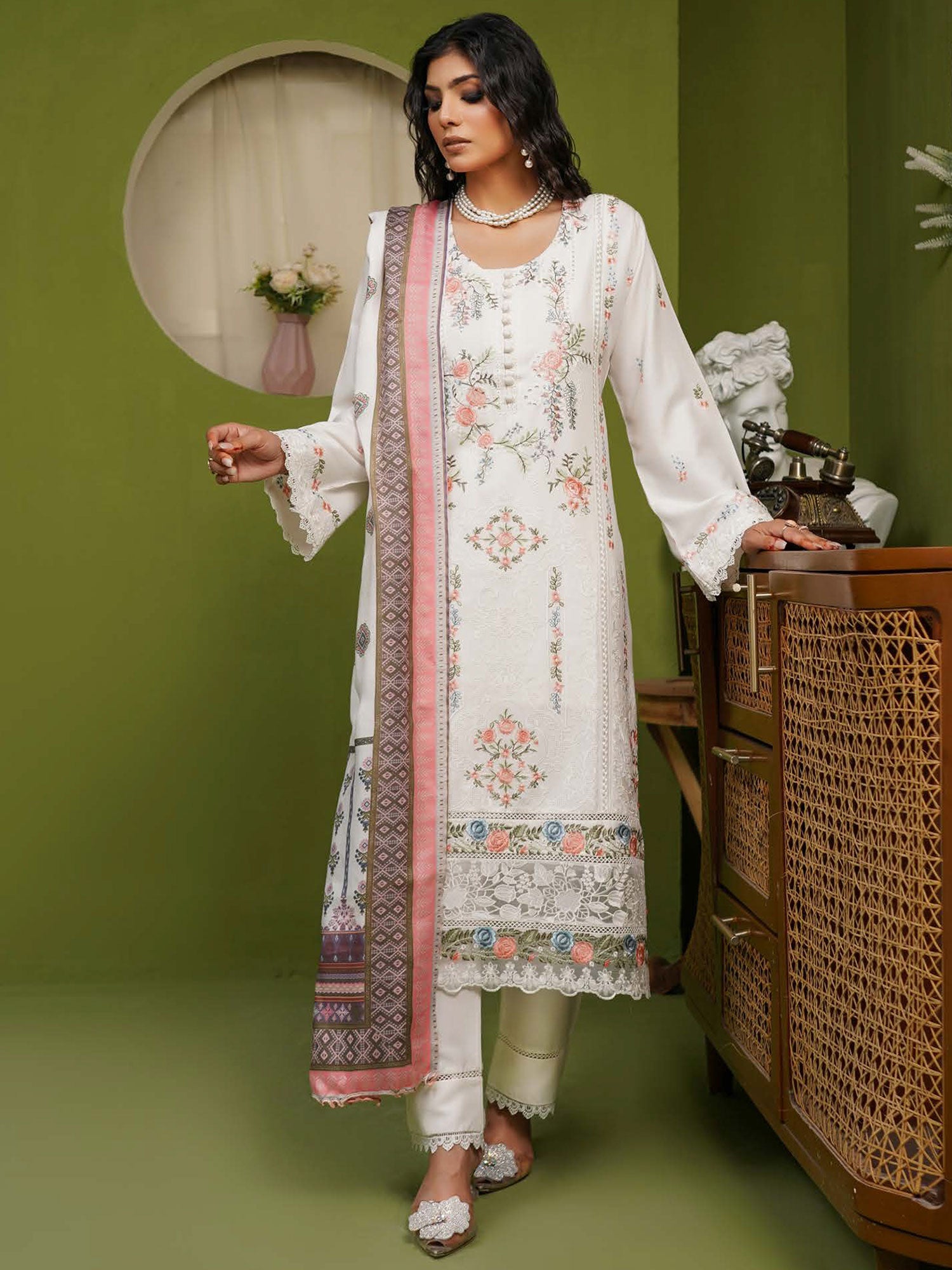 Munira Embroidered Winter Dhanak Suit (MSL-06) - Off-White