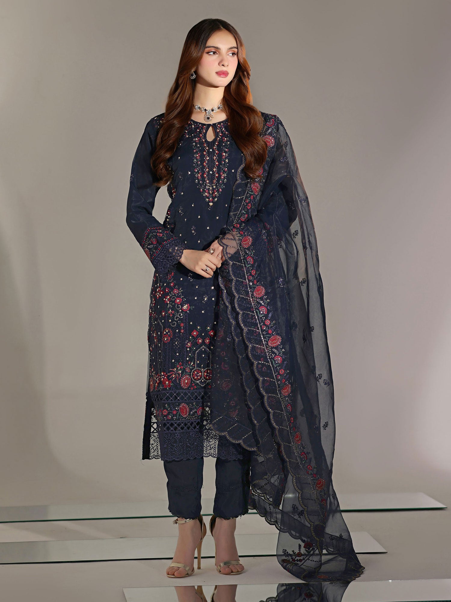 Wardah Uzair "Mahnur" Luxury Organza Suit - Noor-e-Layla