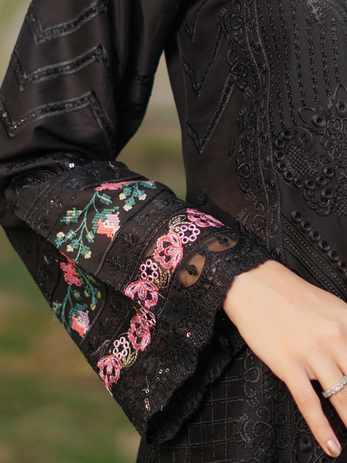 Munira Embroidered Lawn Suit (MSL-04) - Black