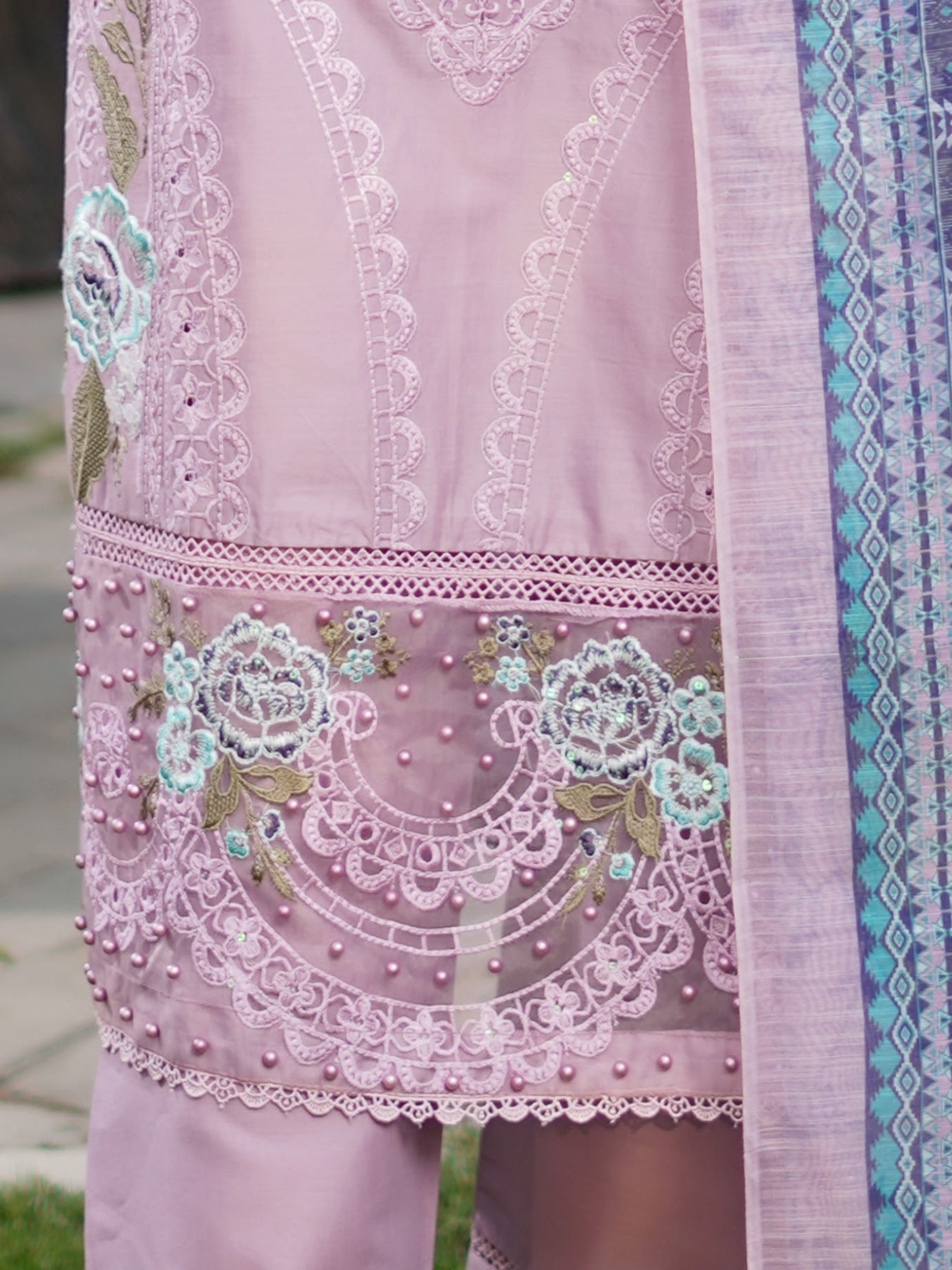 Munira Embroidered Lawn Suit (MSL-05) - Lilac