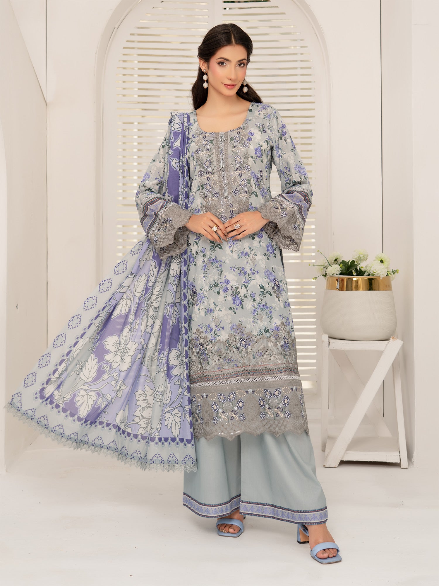 Munira Embroidered Lawn Suit (Vol.47 - D06) - Blue-Grey