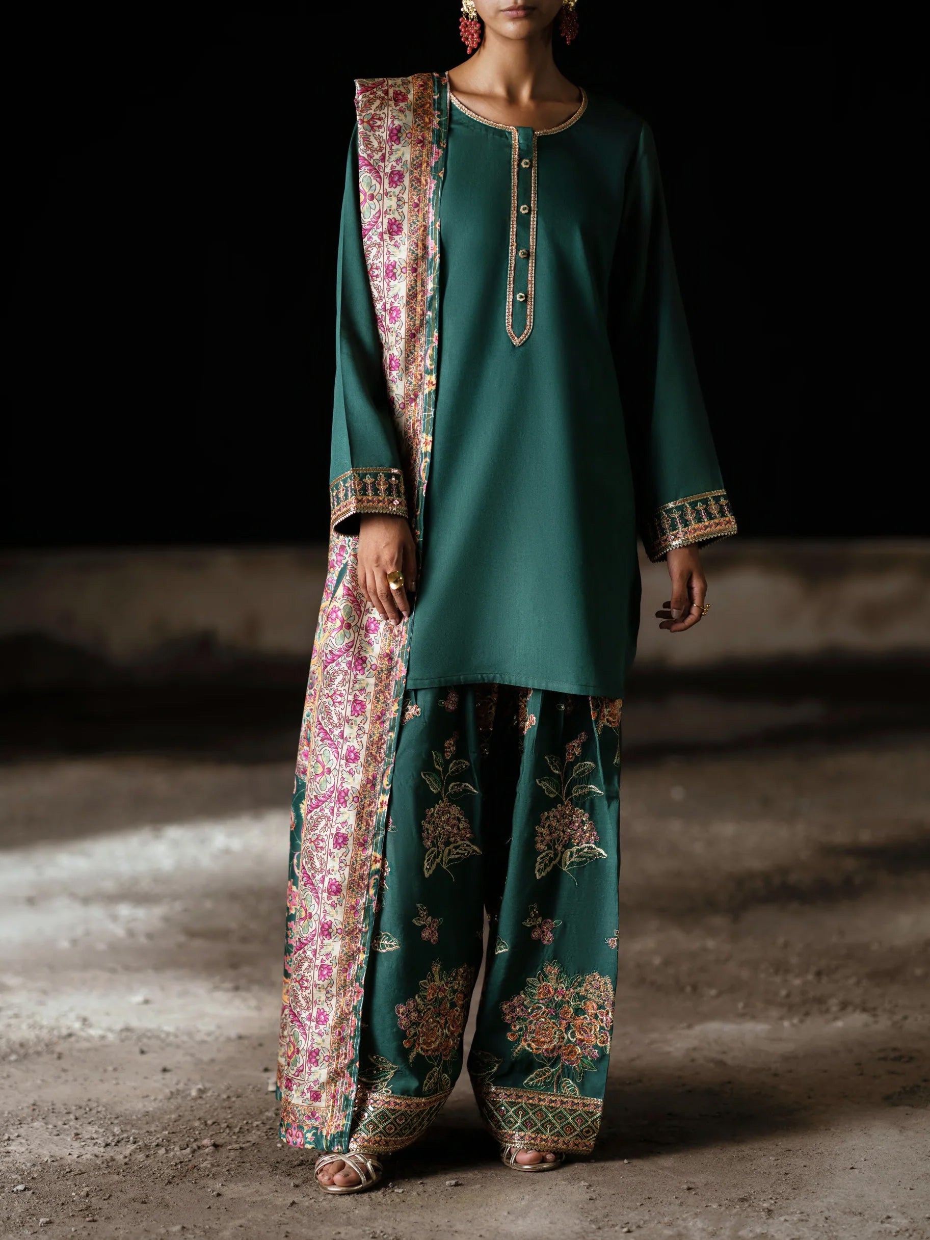Casual Lite "Sham Vol II" Embroidered Silk-Viscose Suit - Jewel Meadow