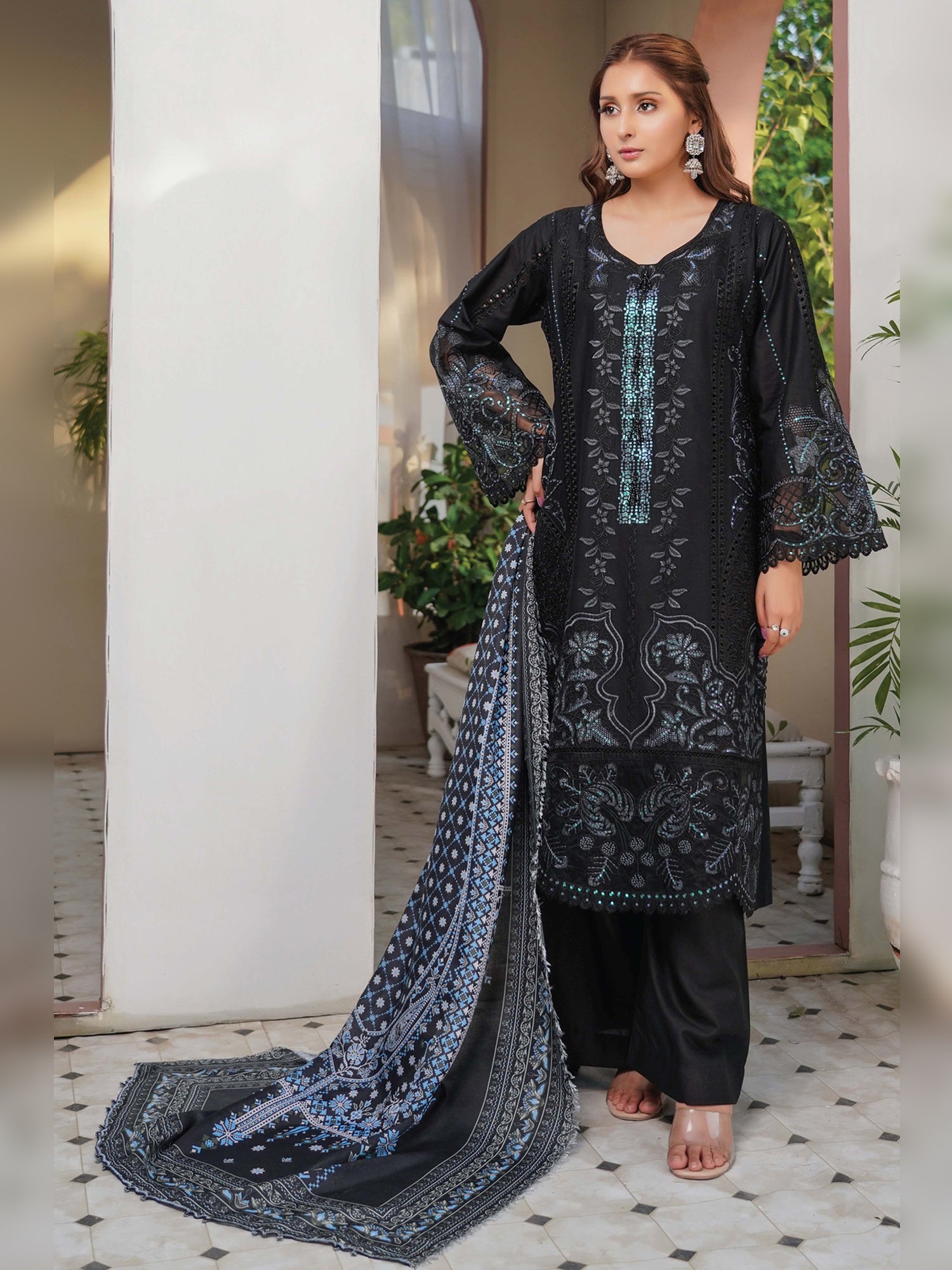 Munira Embroidered Lawn Suit (Vol.49 - D08) - Black