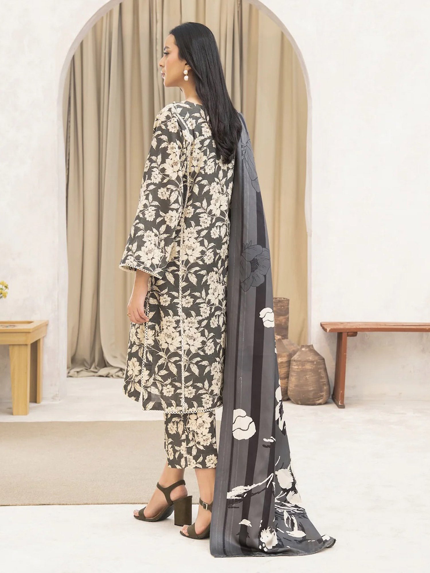 Ally's "Forbidden Flowers" Khaddar 3-Piece Suit - Dark Olive