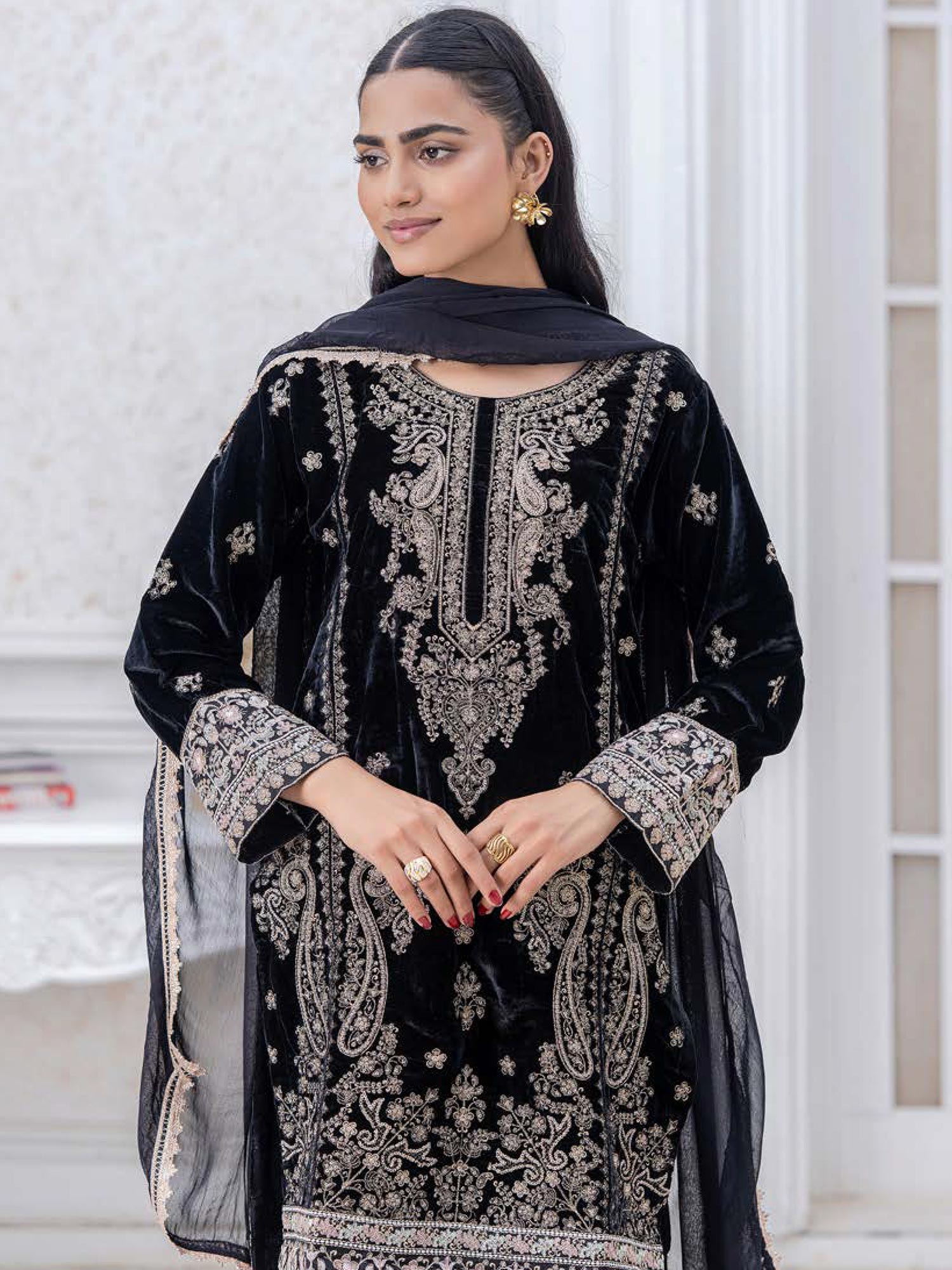 Rangz Lux Velvet Embroidered 3-Piece Suit - Black
