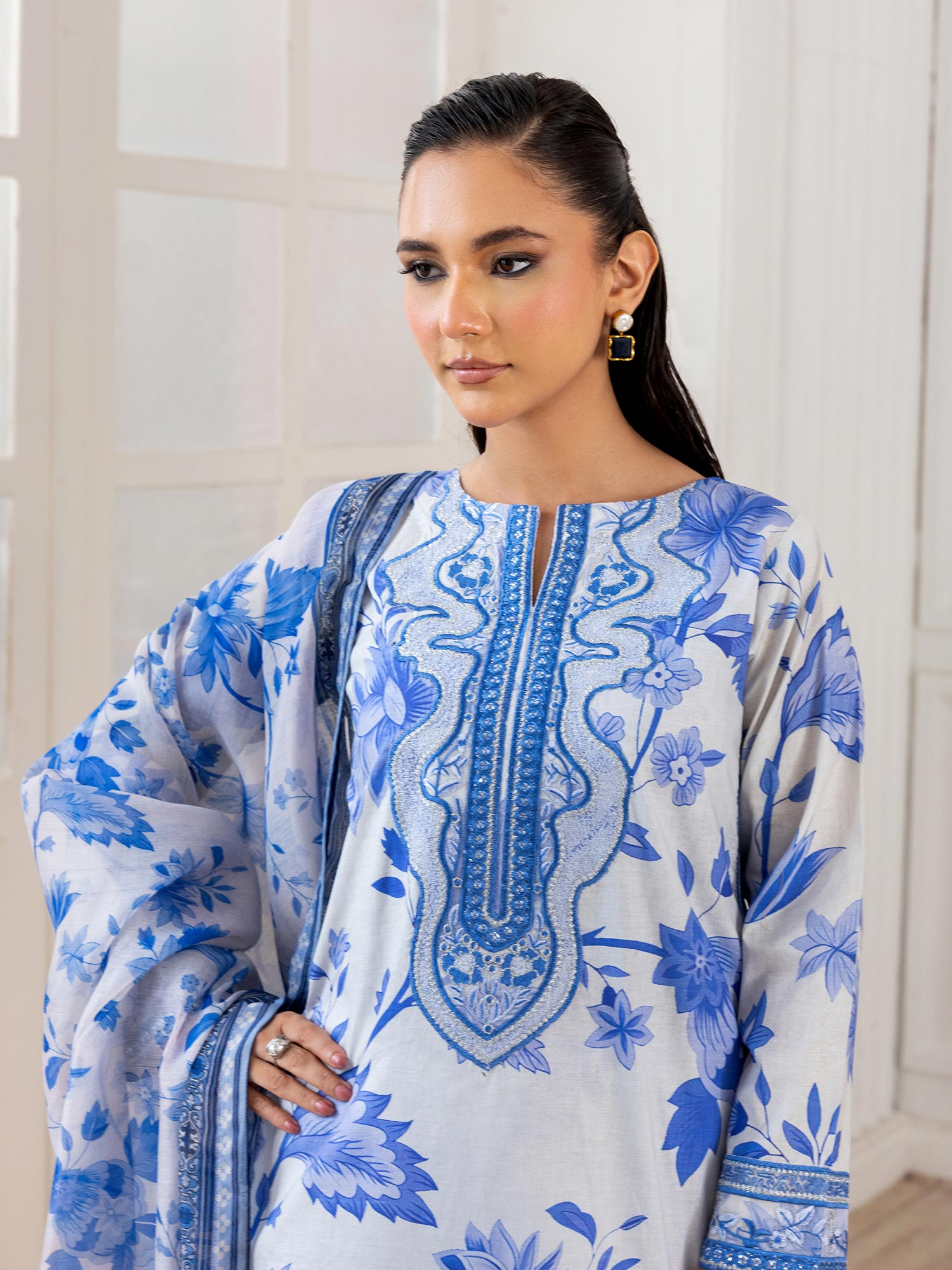 Raniya.H "Khushboo-e-Bahaar" Farshi Lawn Edit - Sapphire Breeze