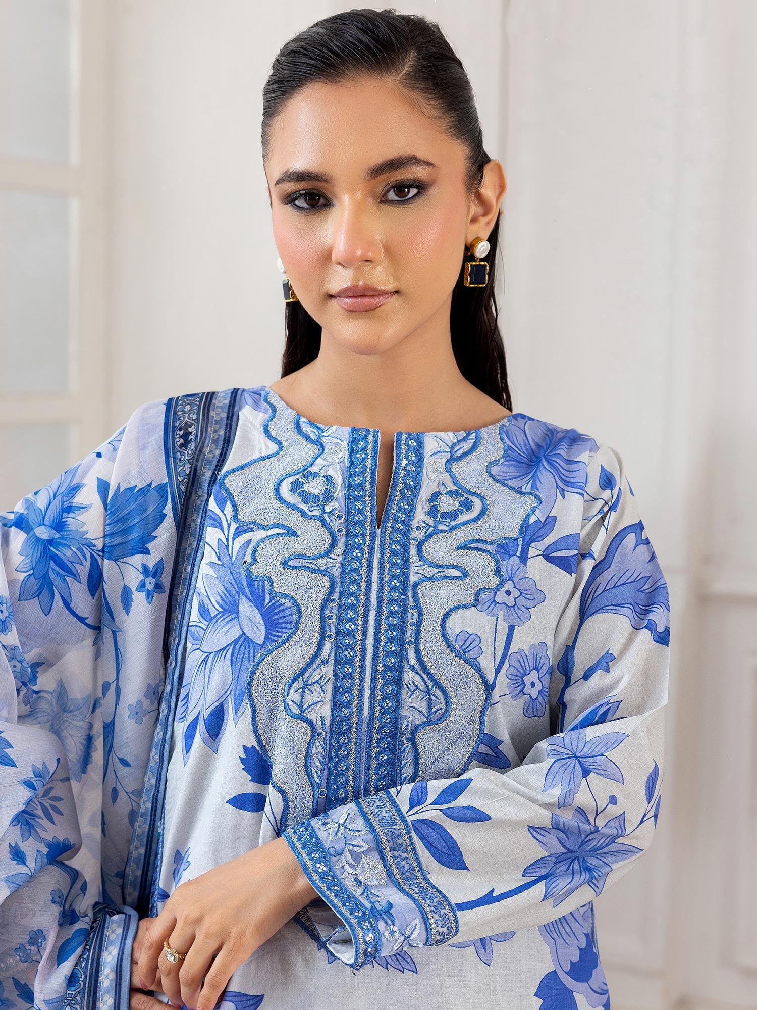 Raniya.H "Khushboo-e-Bahaar" Farshi Lawn Edit - Sapphire Breeze