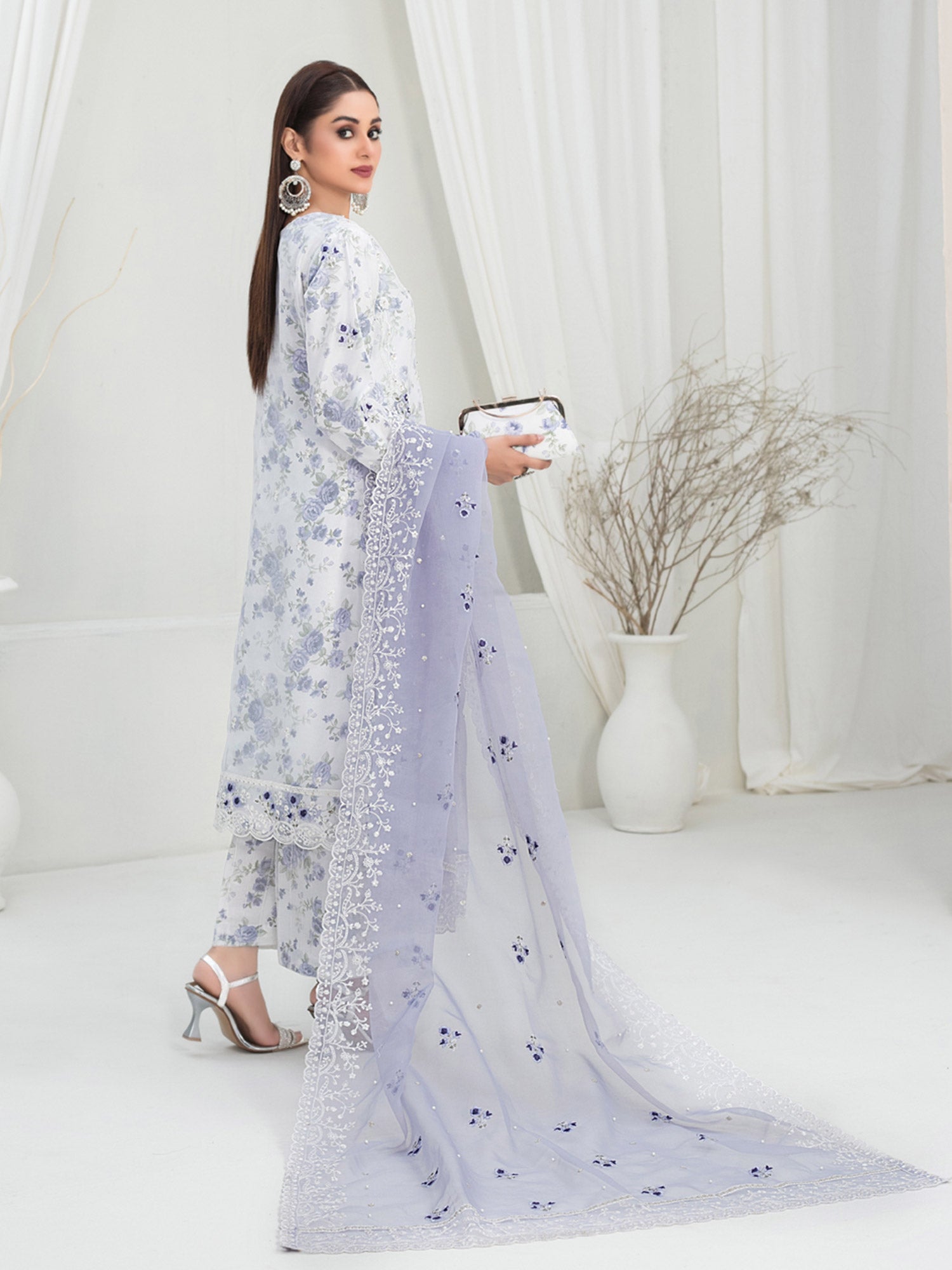 Tawakkal "Sehba" Lilac Embroidered Silk & Organza Suit + Clutch (D1478)