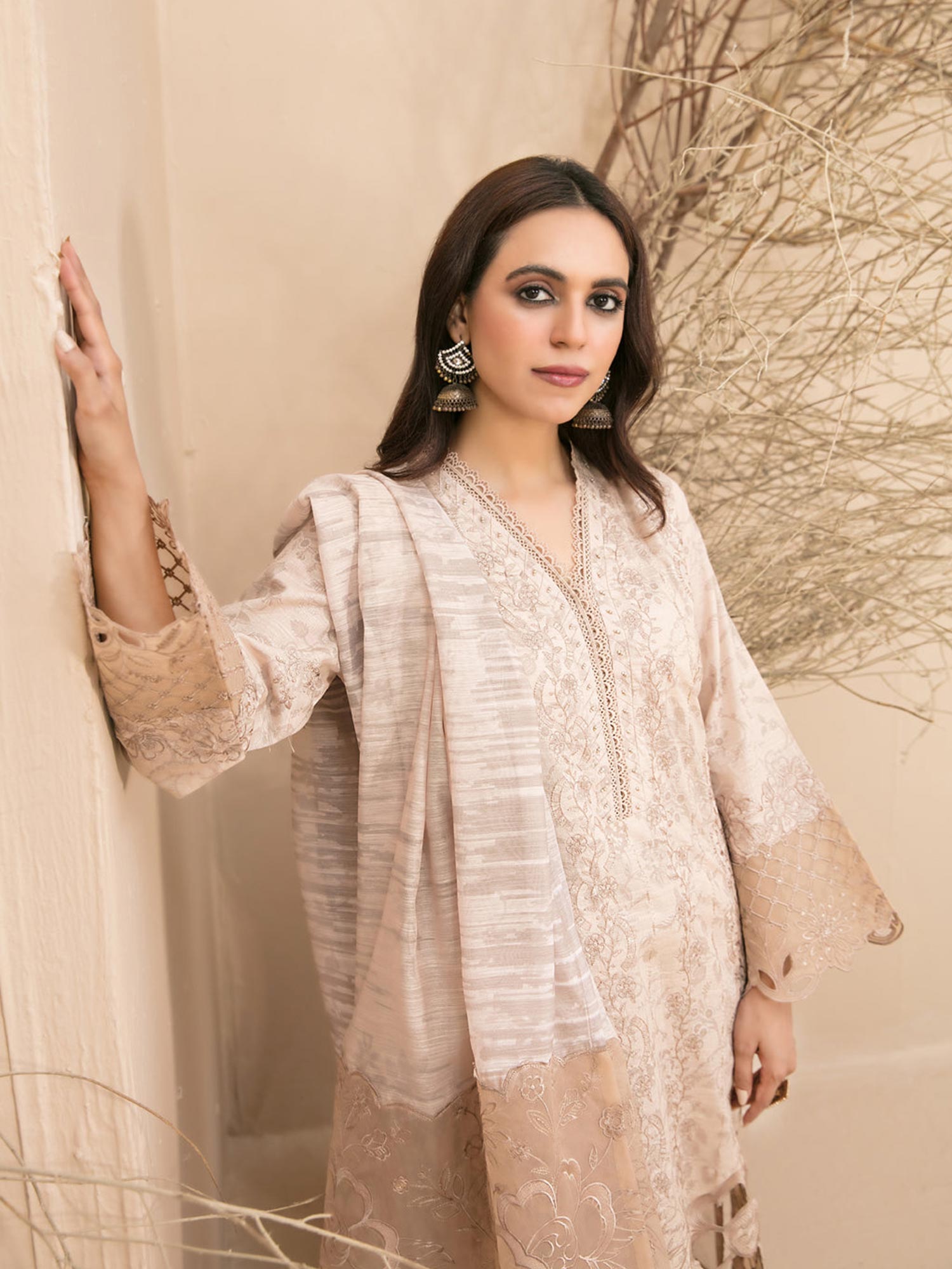 Tawakkal "Sarai" Embroidered Lawn Suit (D3186) - Ivory