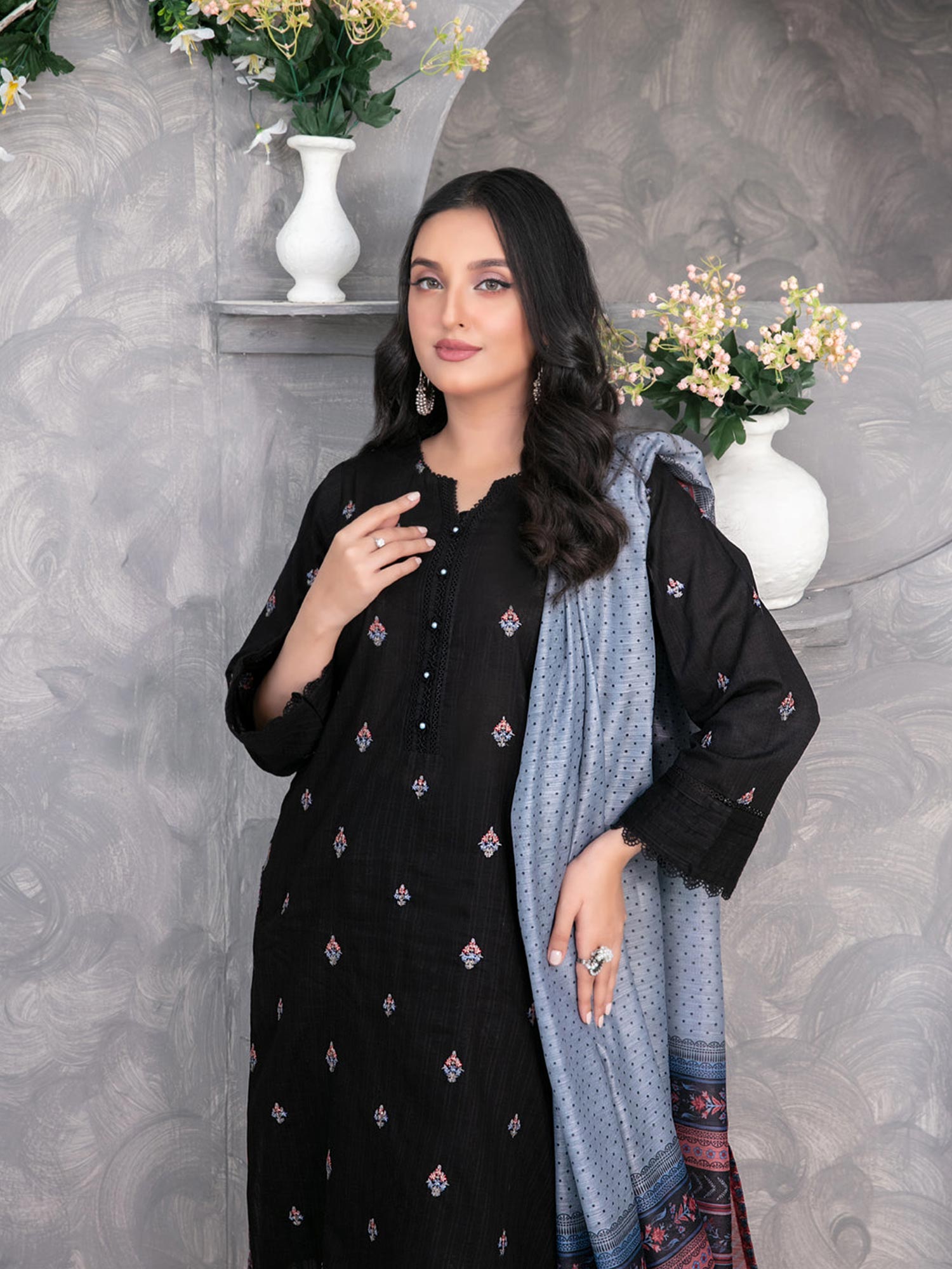 Tawakkal "Zarwisha" Embroidered Lawn Suit (D3266) - Black