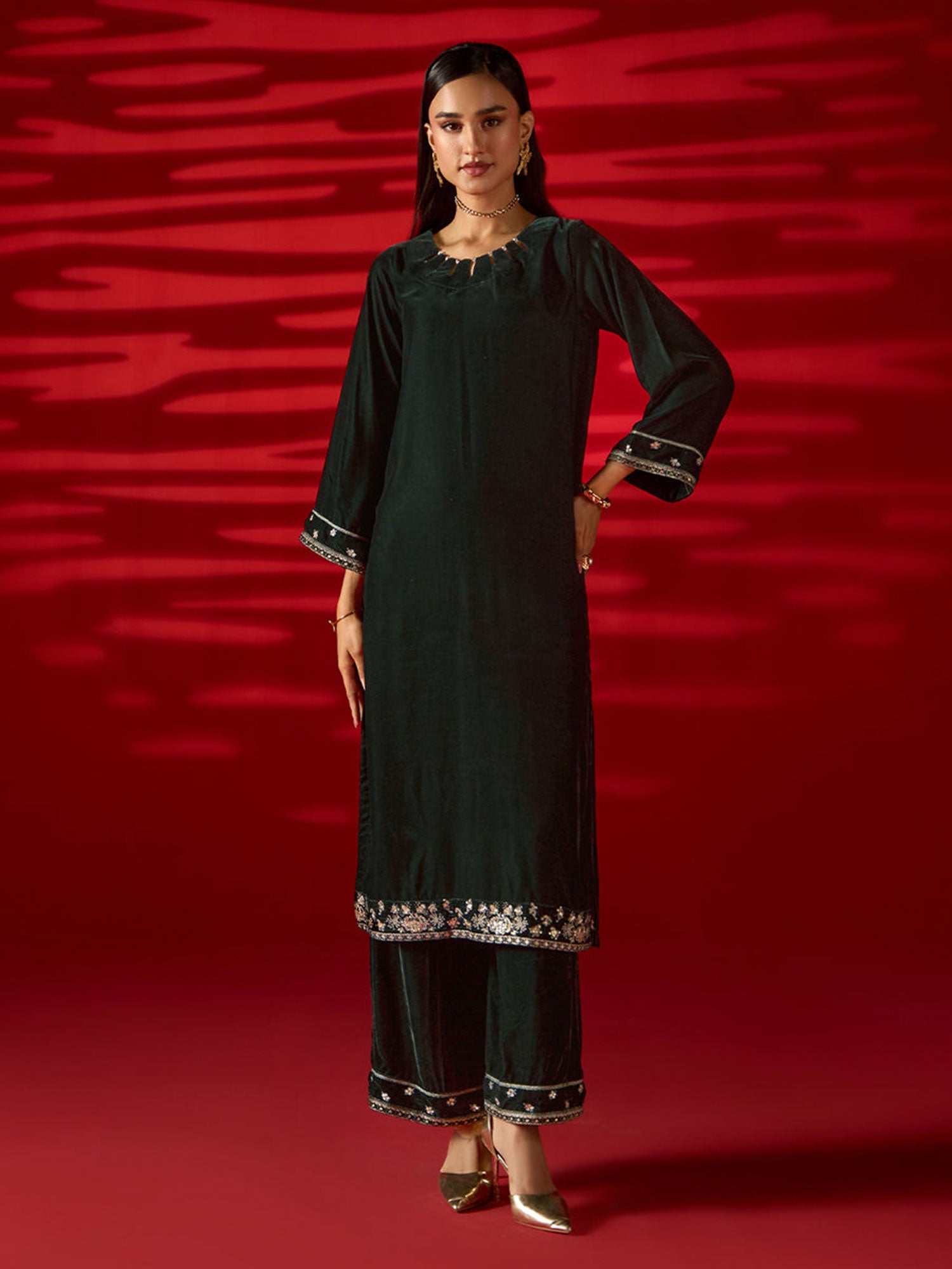 Ally's Velvet Embroidered 2-Piece Suit (EA34) - Emerald Green