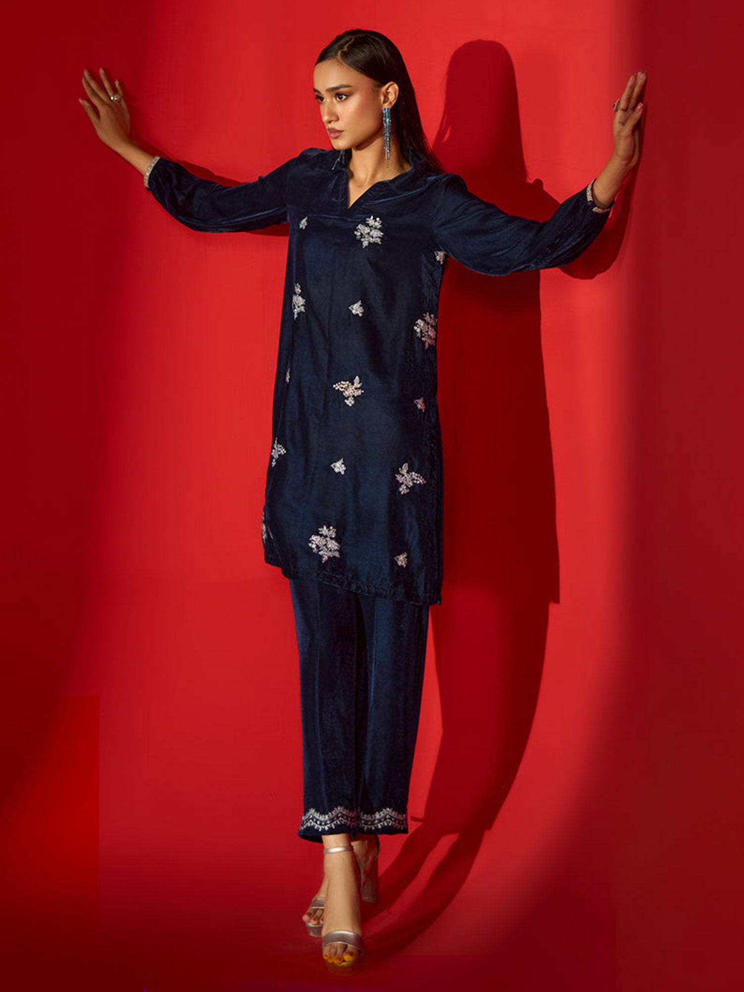 Ally's Velvet Embroidered 2-Piece Suit (EA36) - Navy Blue