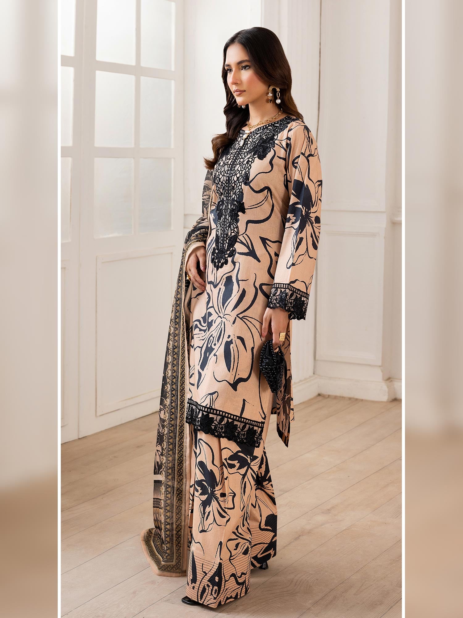 Raniya.H "Khushboo-e-Bahaar" Farshi Lawn Edit - Noir Flora