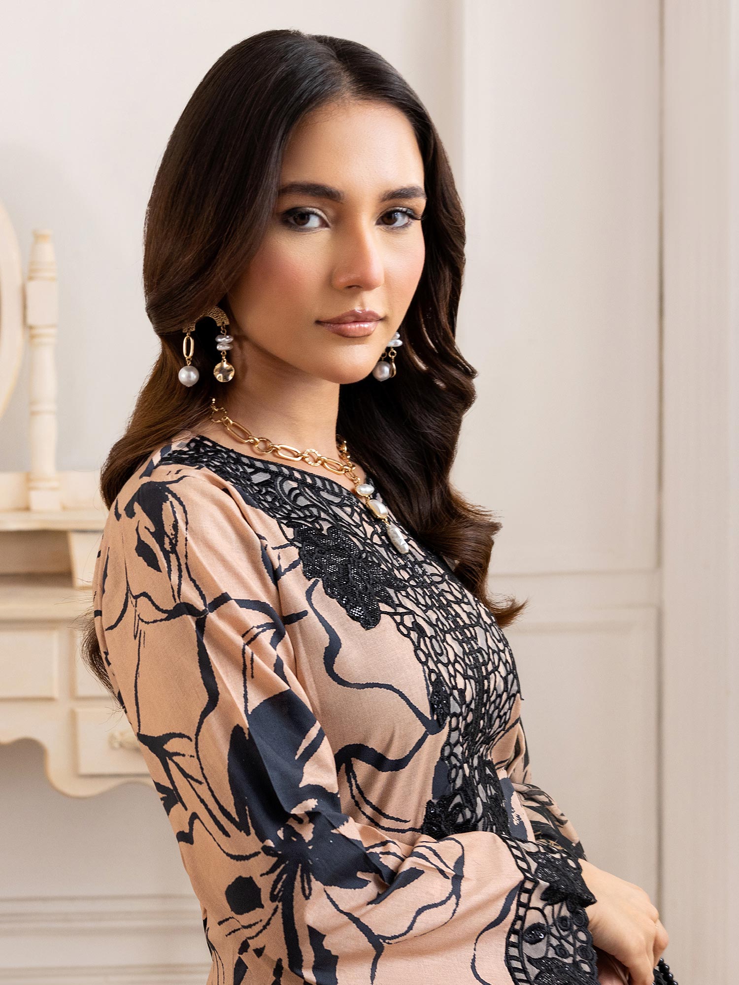 Raniya.H "Khushboo-e-Bahaar" Farshi Lawn Edit - Noir Flora