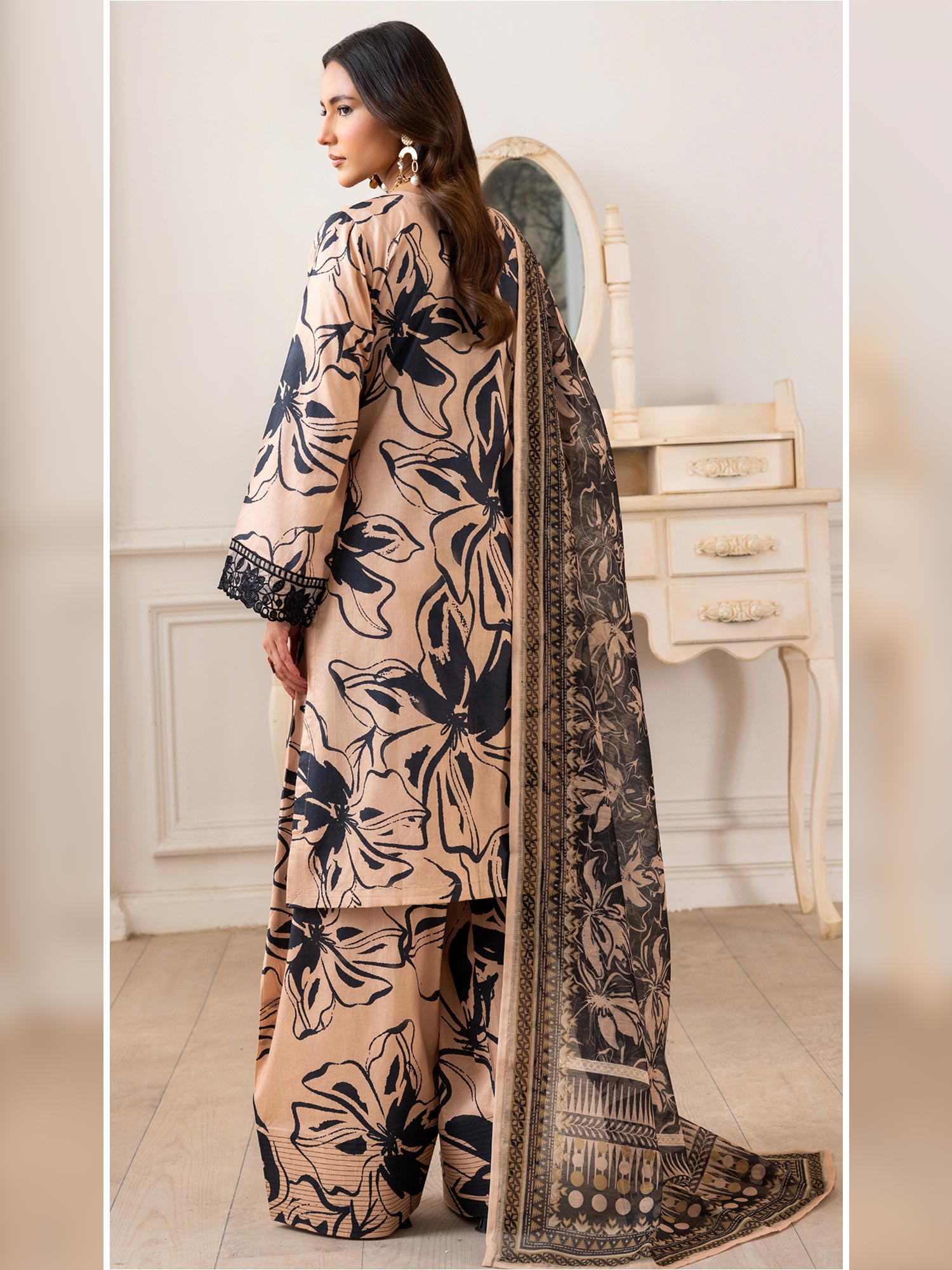 Raniya.H "Khushboo-e-Bahaar" Farshi Lawn Edit - Noir Flora