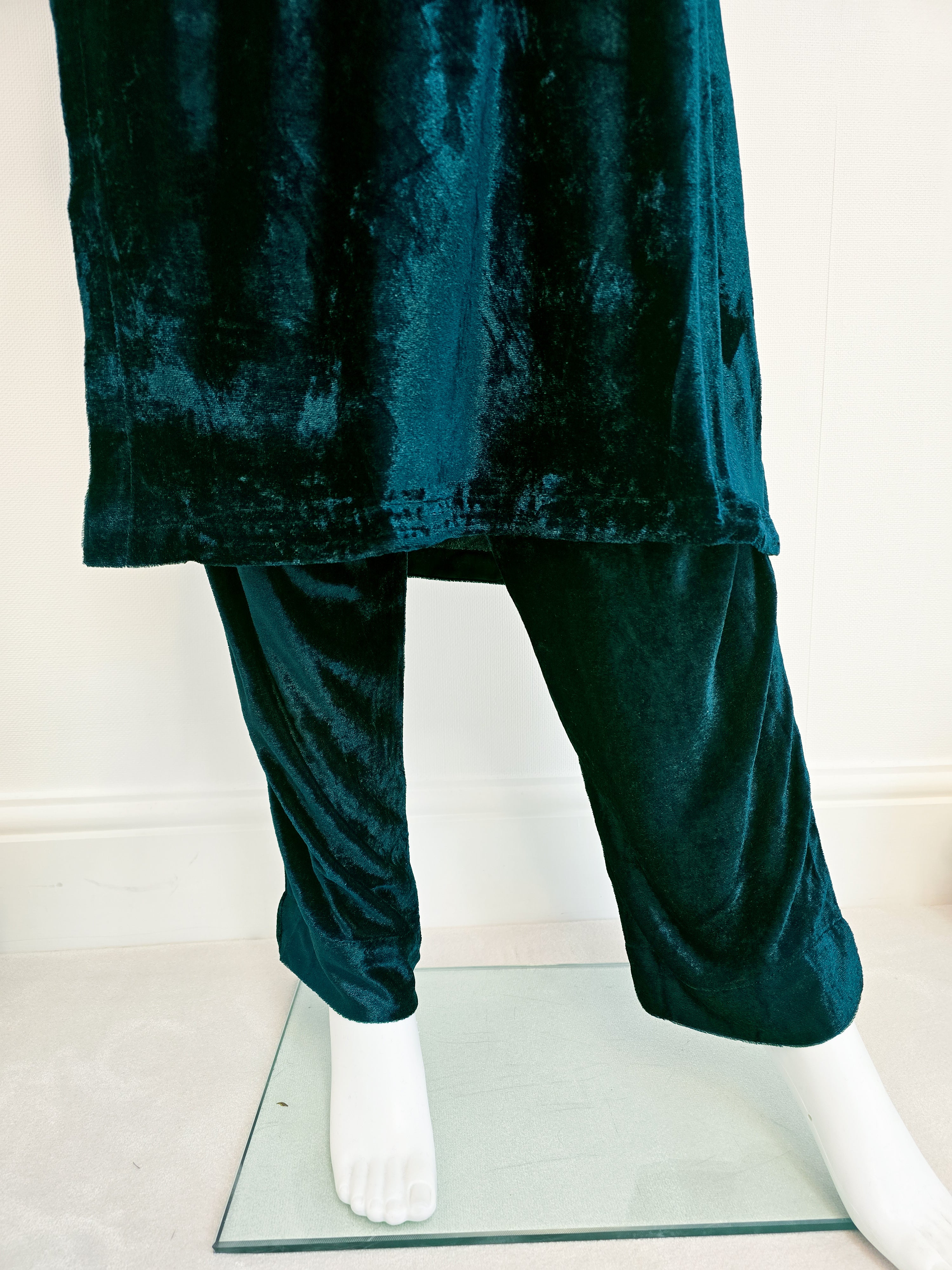 Green Winter Velvet Plain 2-Piece Suit