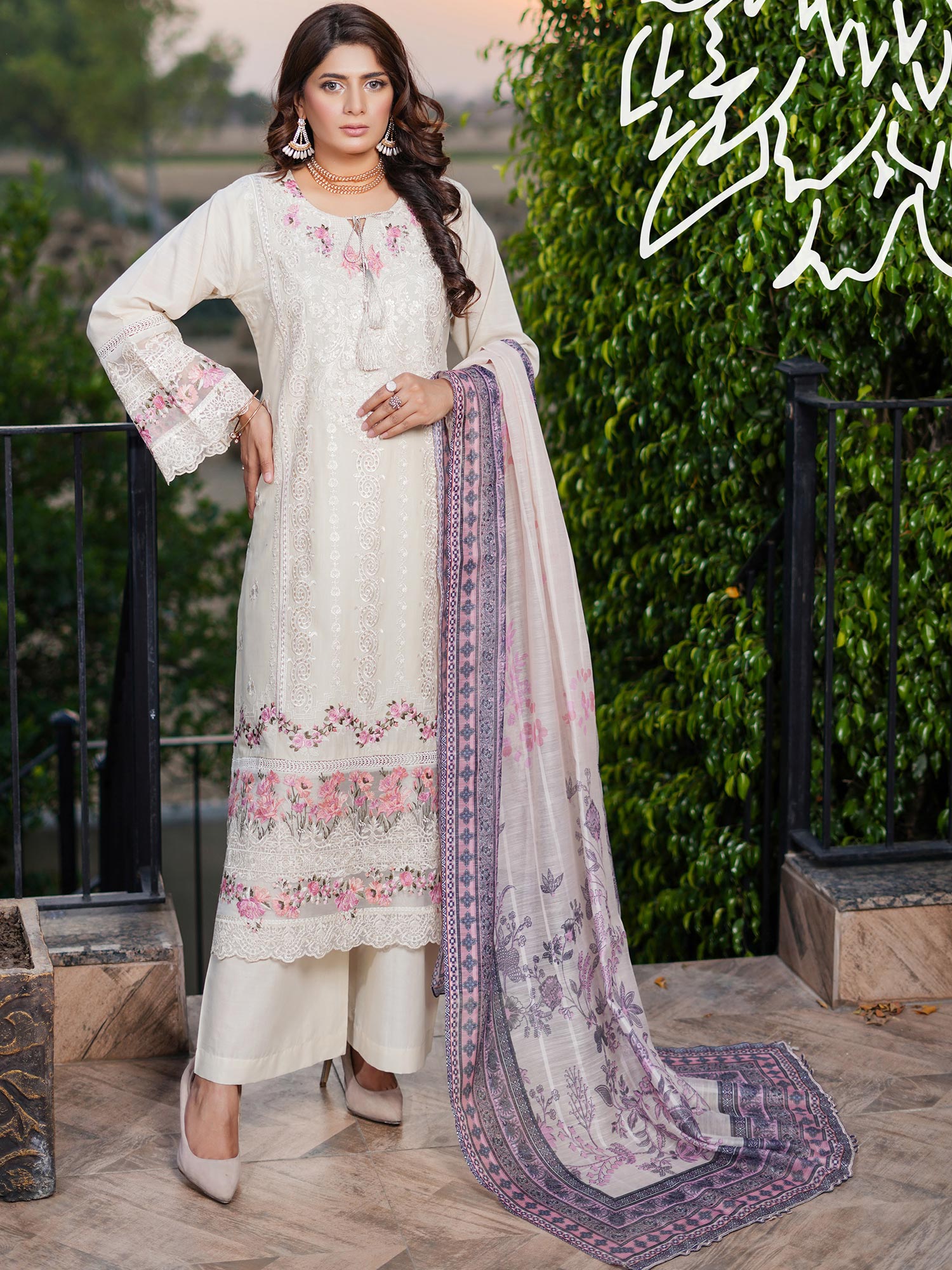 Munira Embroidered Lux Cotton Suit (MSL-06) - Off-White