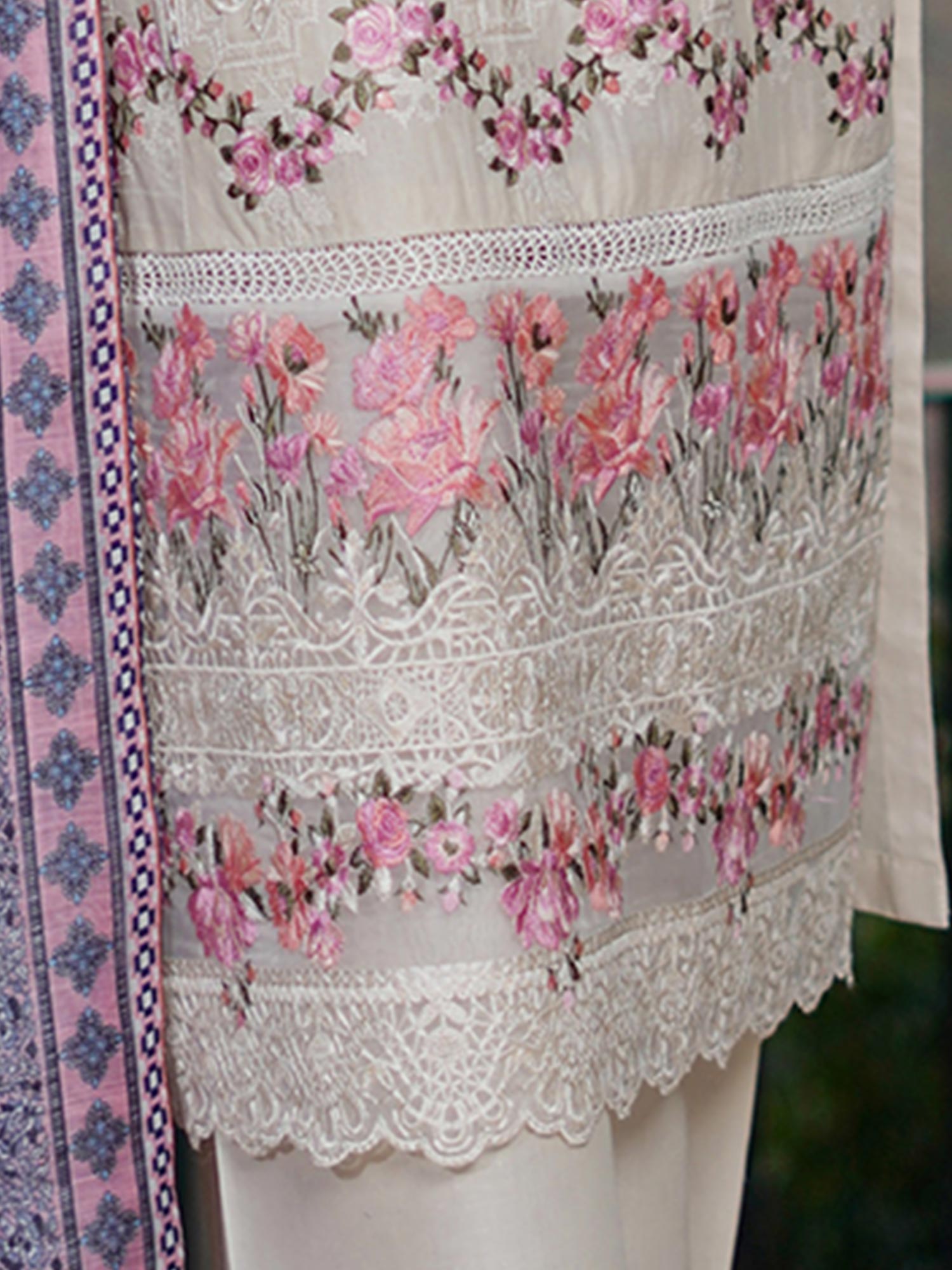 Munira Embroidered Lux Cotton Suit (MSL-06) - Off-White