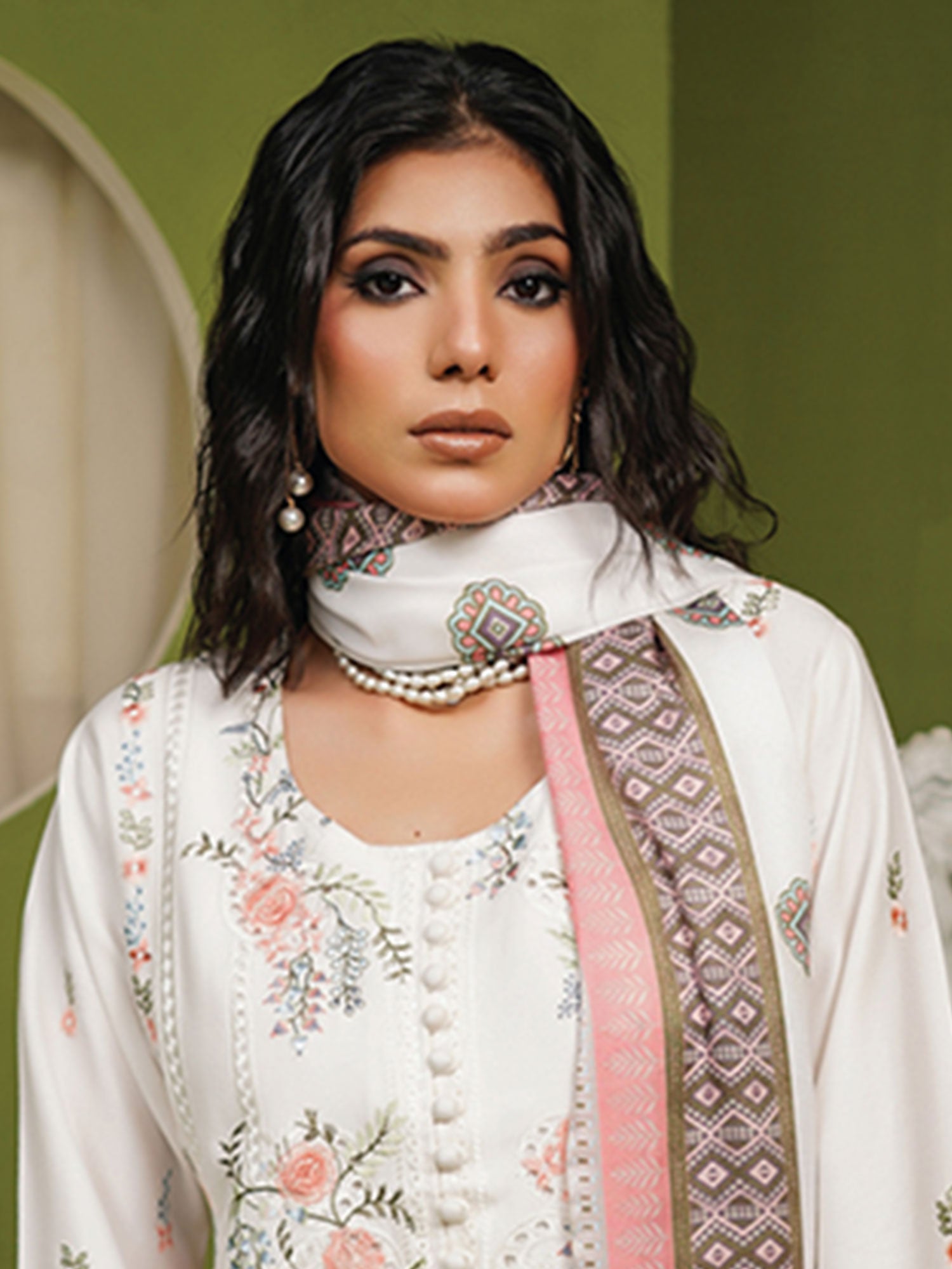 Munira Embroidered Winter Dhanak Suit (MSL-06) - Off-White