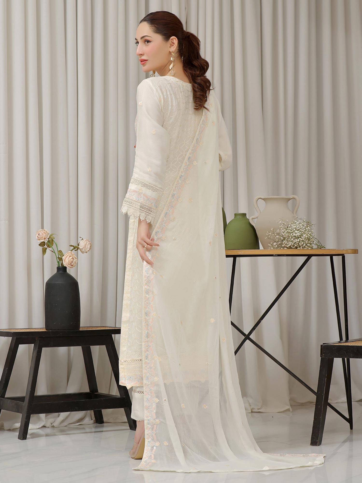Wardah Uzair "Baag-e-Bahar" Luxury Embroidered Chiffon Suit - Roshnai