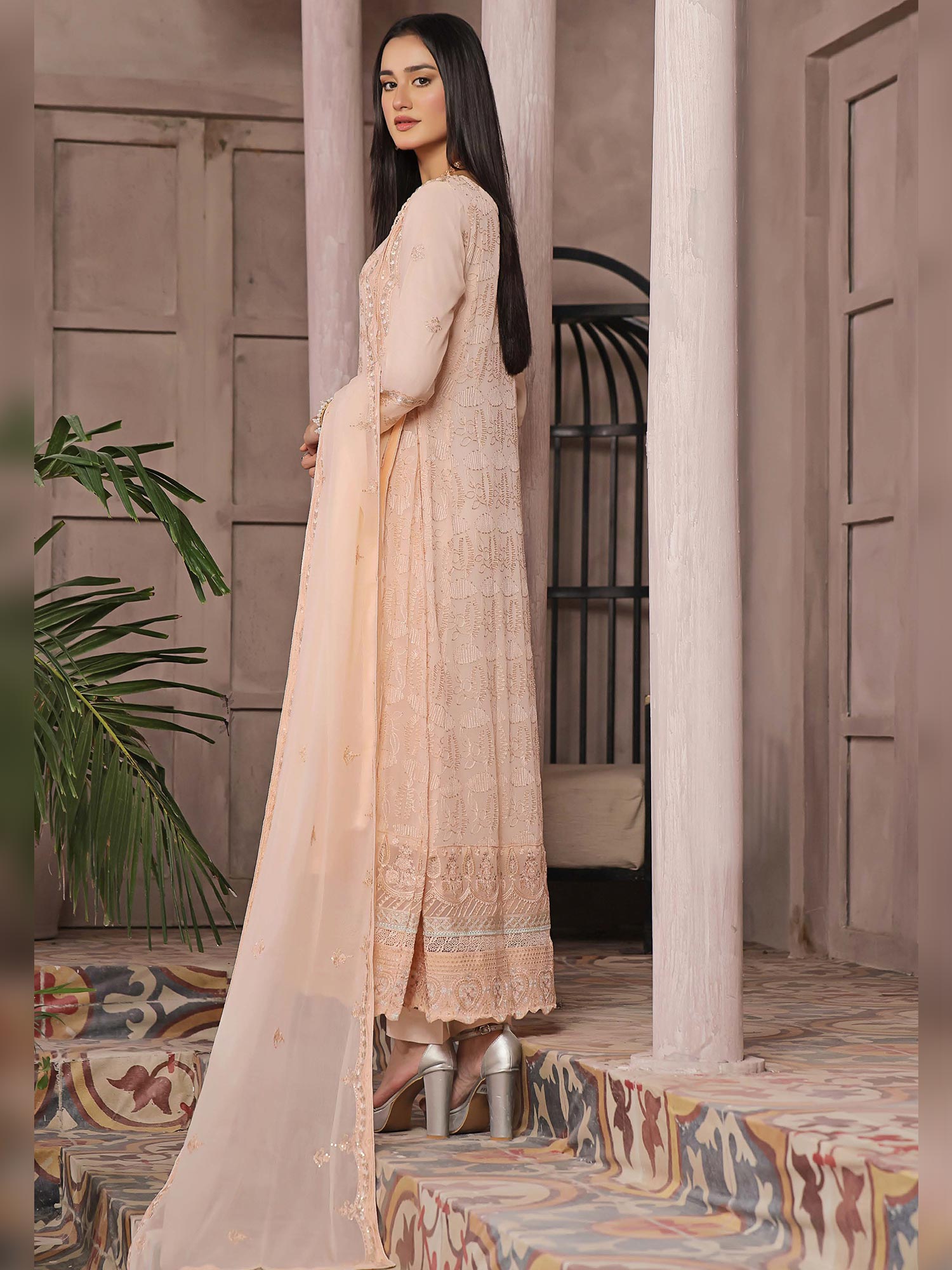 Wardah Uzair "Kanwal" Embroidered Chiffon Maxi Suit - Gulmeenah