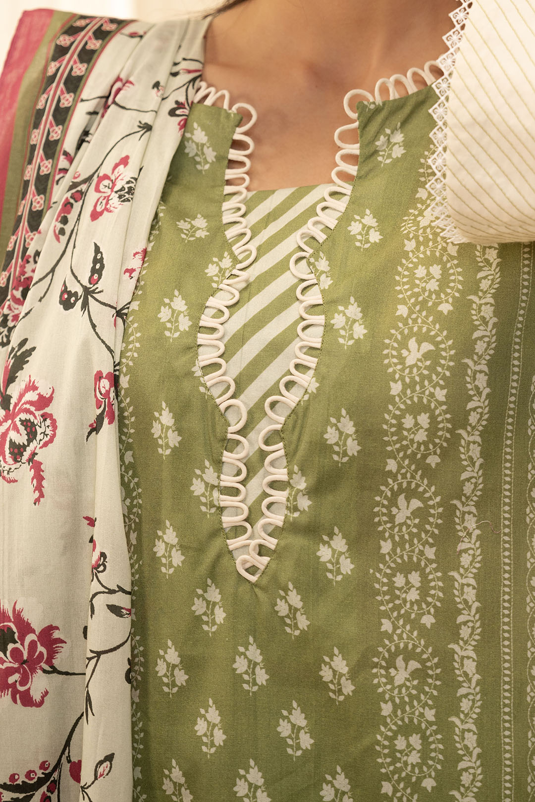 Zellbury Unstitched Printed Lawn 3-Piece Suit - Green