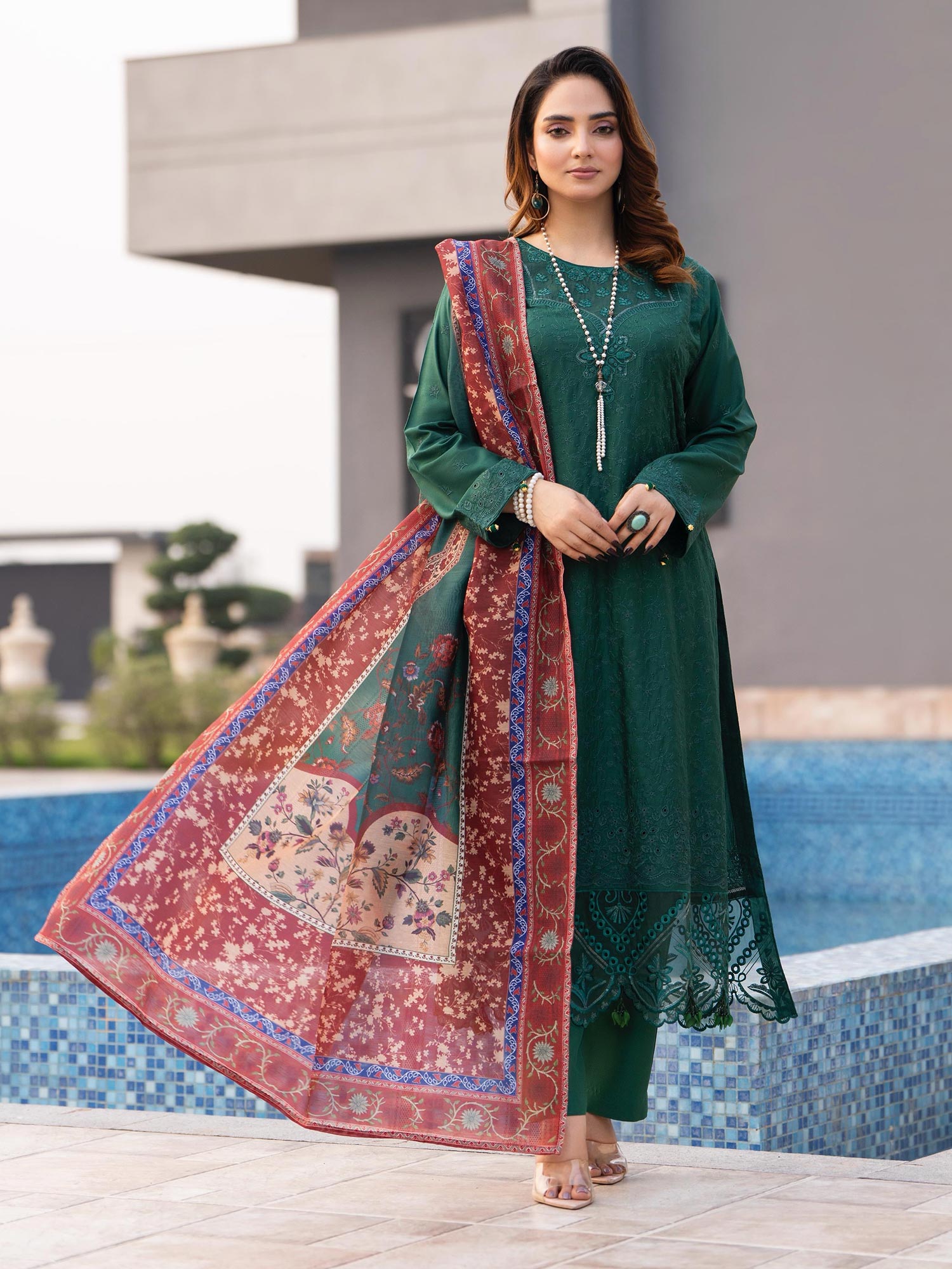 Raniya.H "Azal" Chikankari Viscose Suit - Zarqa