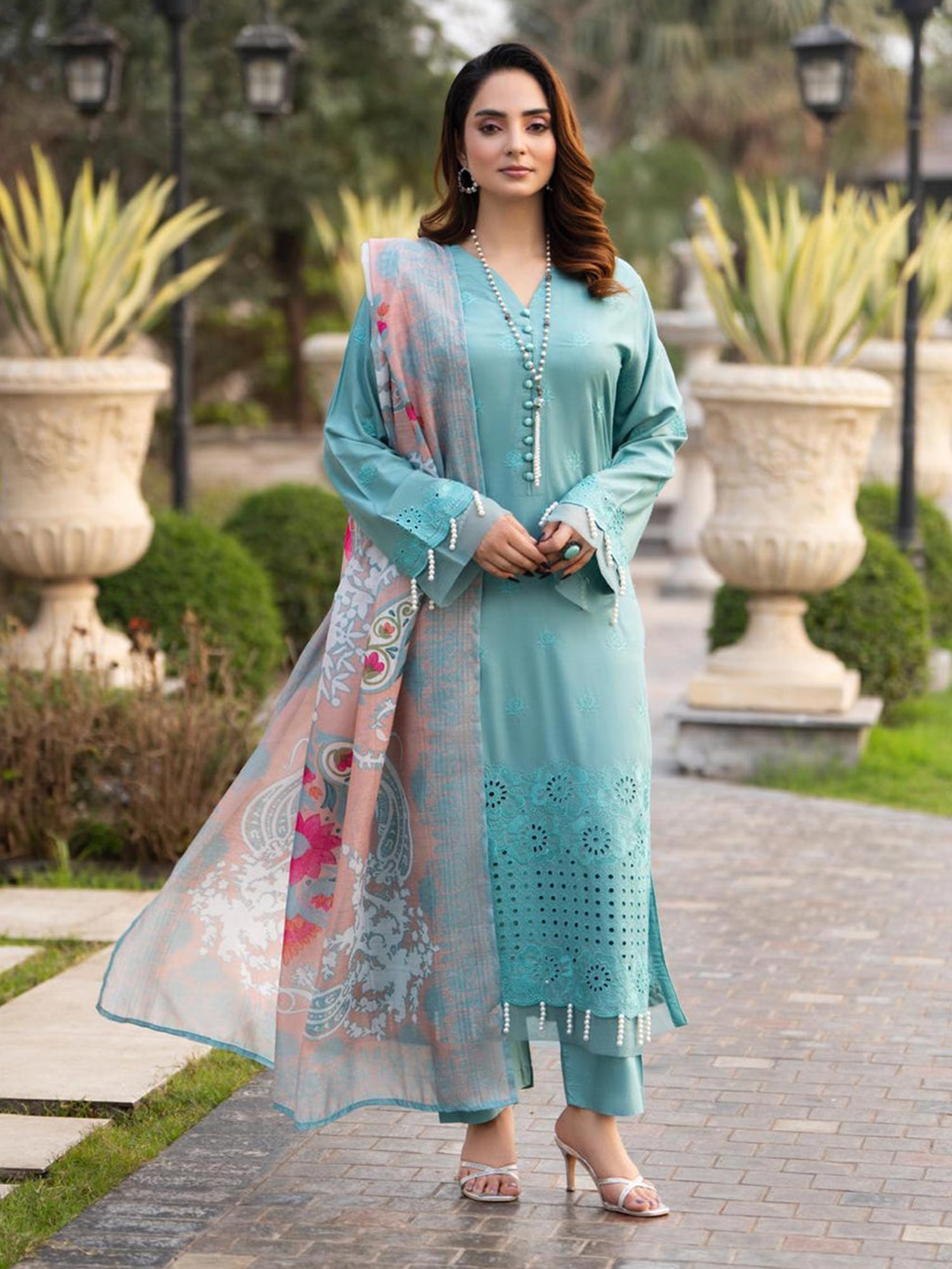 Raniya.H "Azal" Chikankari Viscose Suit - Zehra