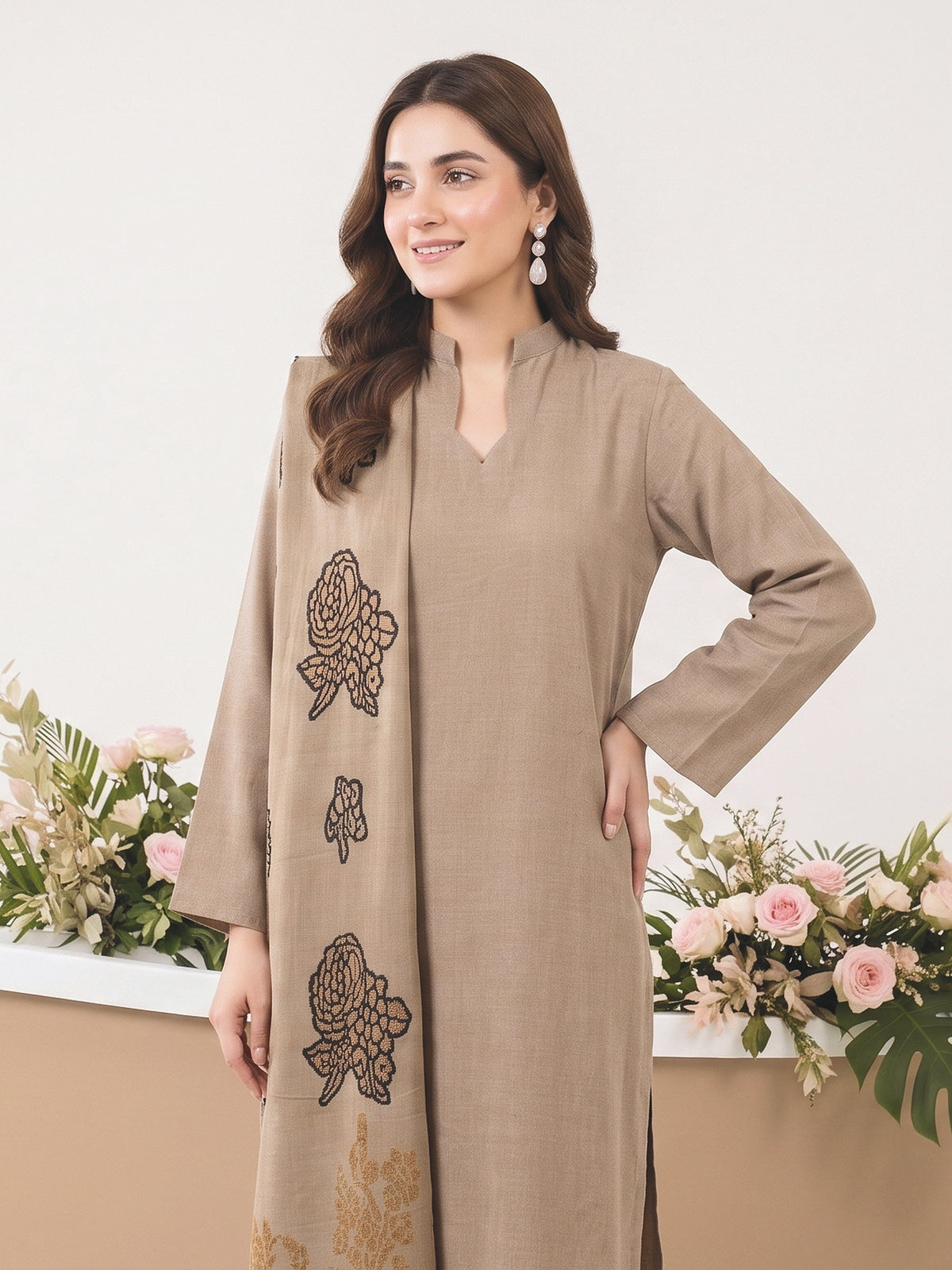 Tawakkal Julian Winter Leather-Peach Suit with Shawl D5902 Beige - full-length view