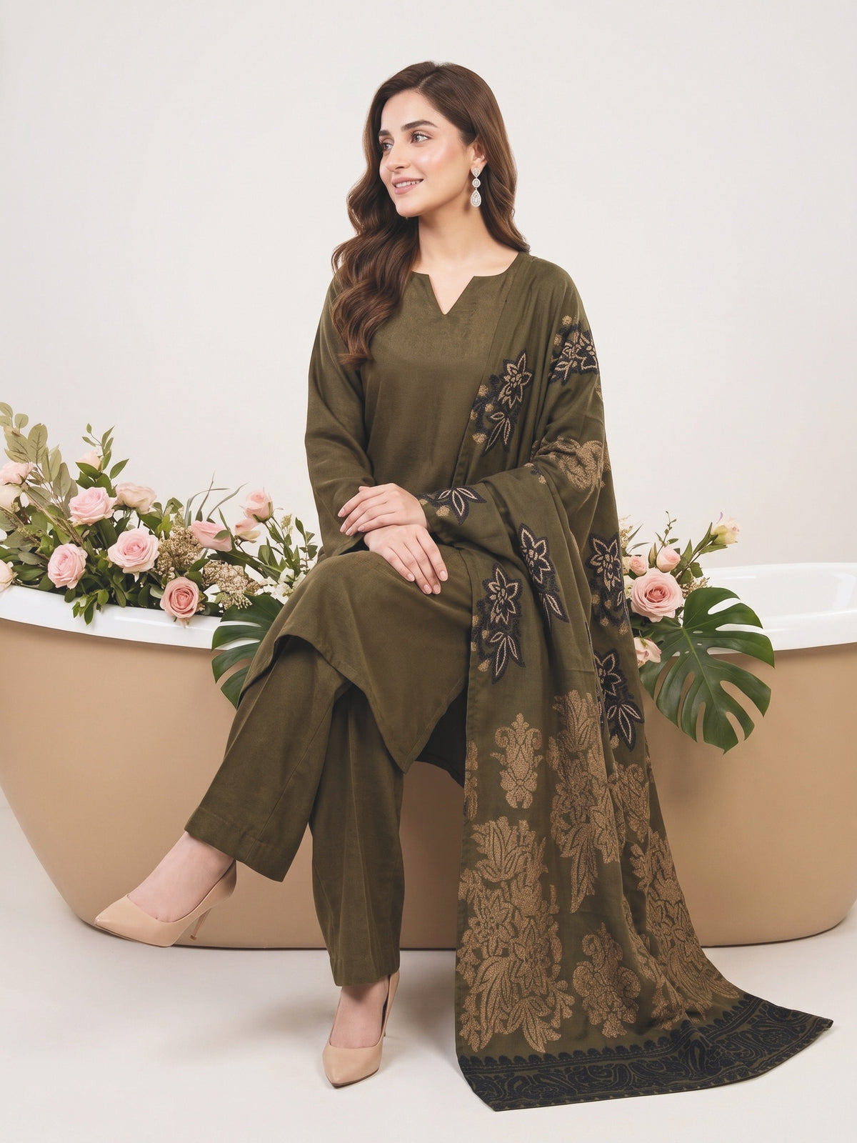 Tawakkal Julian Winter Leather-Peach Suit with Shawl D5904 Olive Green - alternate view