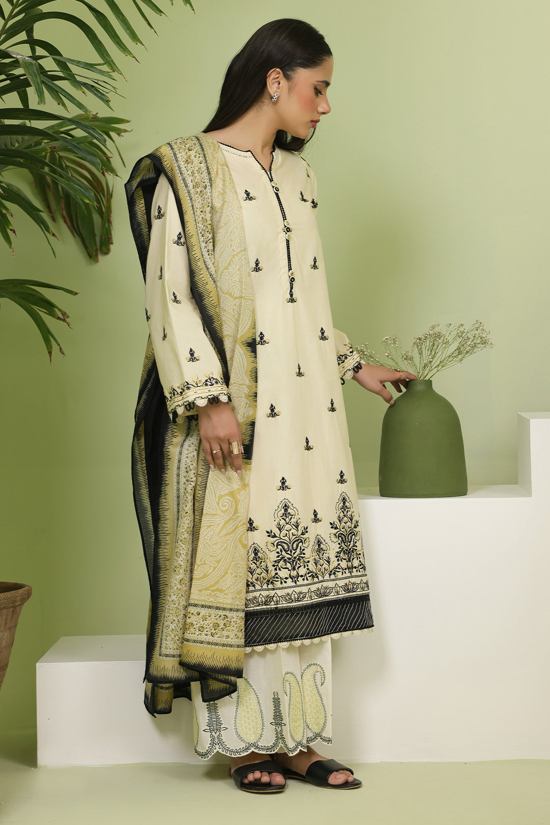 Zellbury Unstitched Embroidered Lawn 3-Piece Suit - Cream